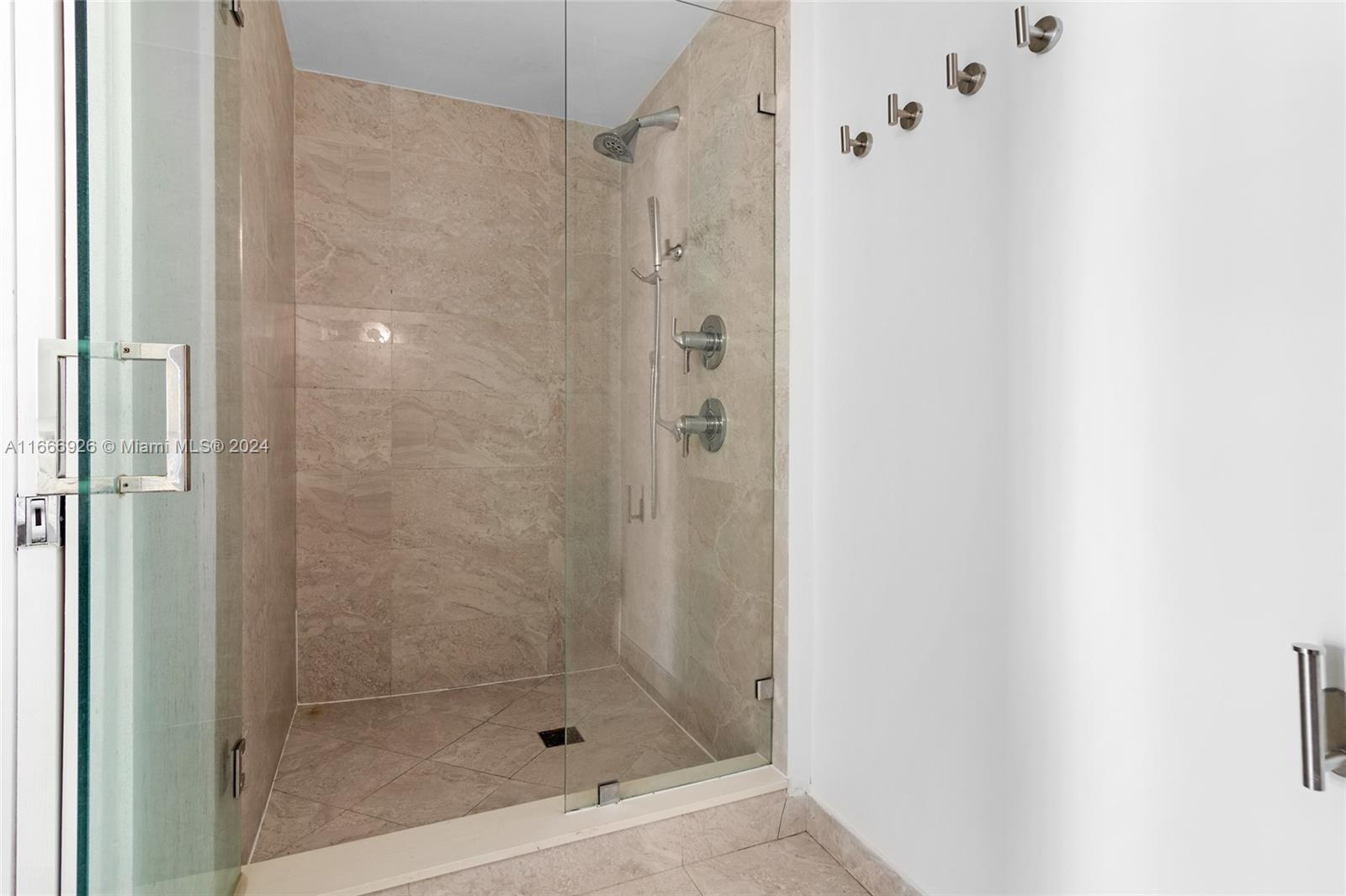 488 NE 18th St # 3003