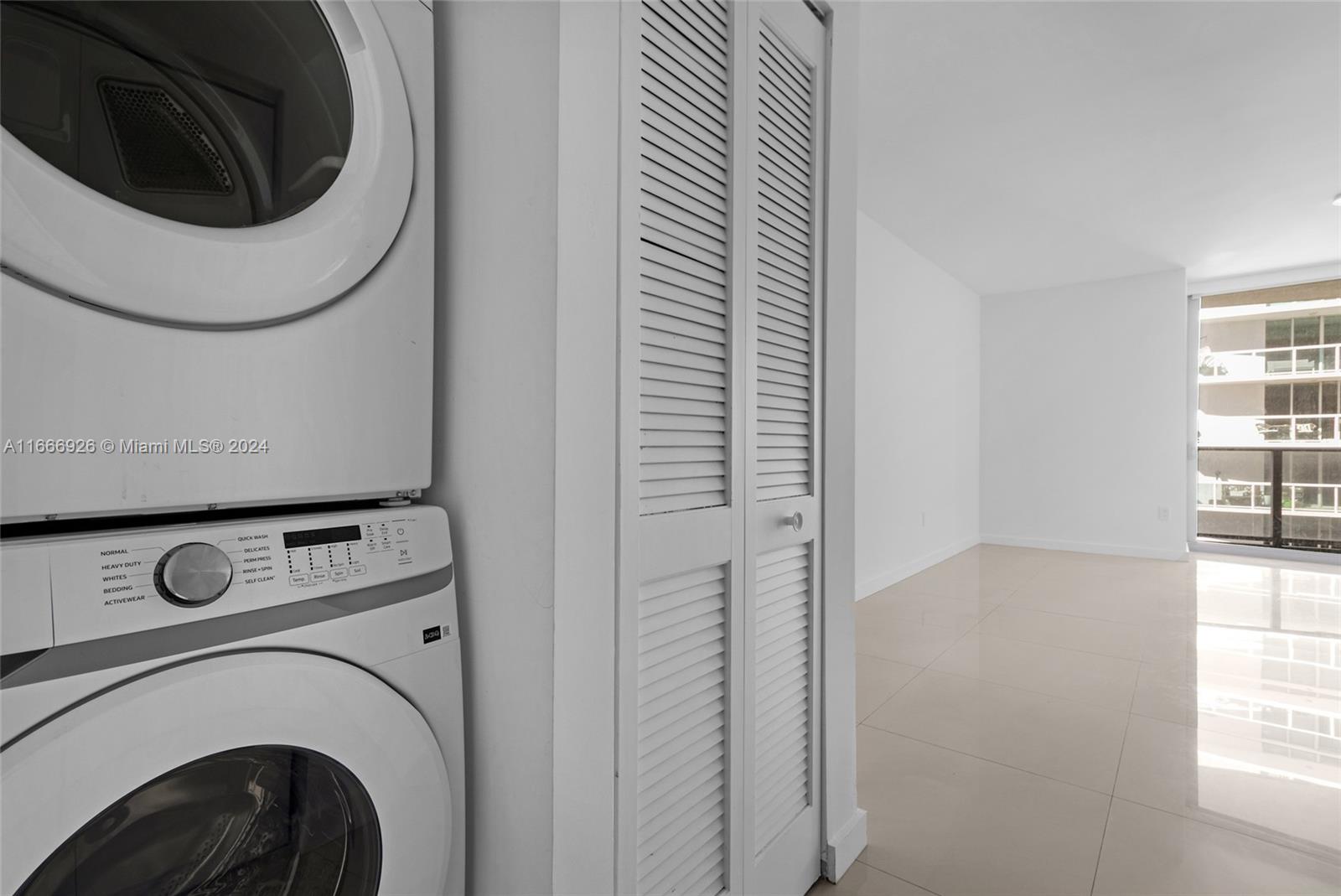 488 NE 18th St # 3003