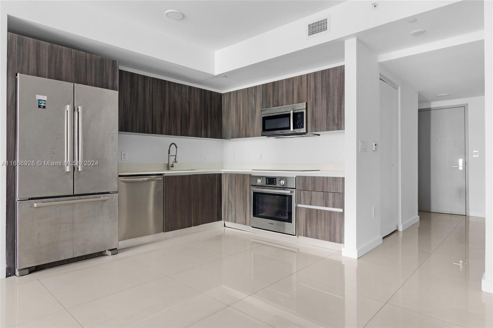 488 NE 18th St # 3003