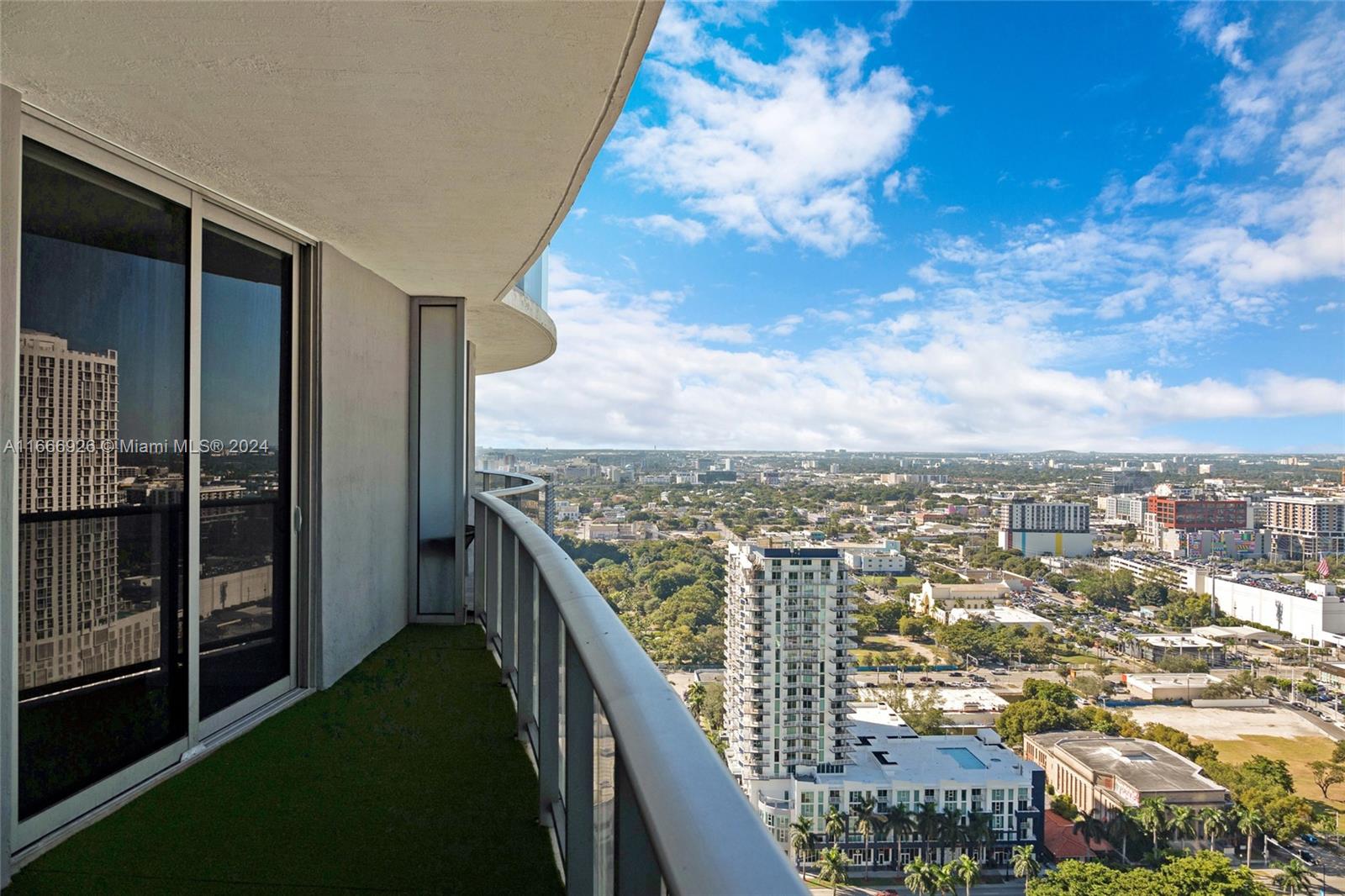 488 NE 18th St # 3003