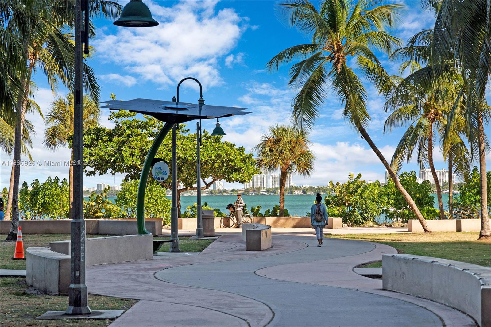 488 NE 18th St # 3003