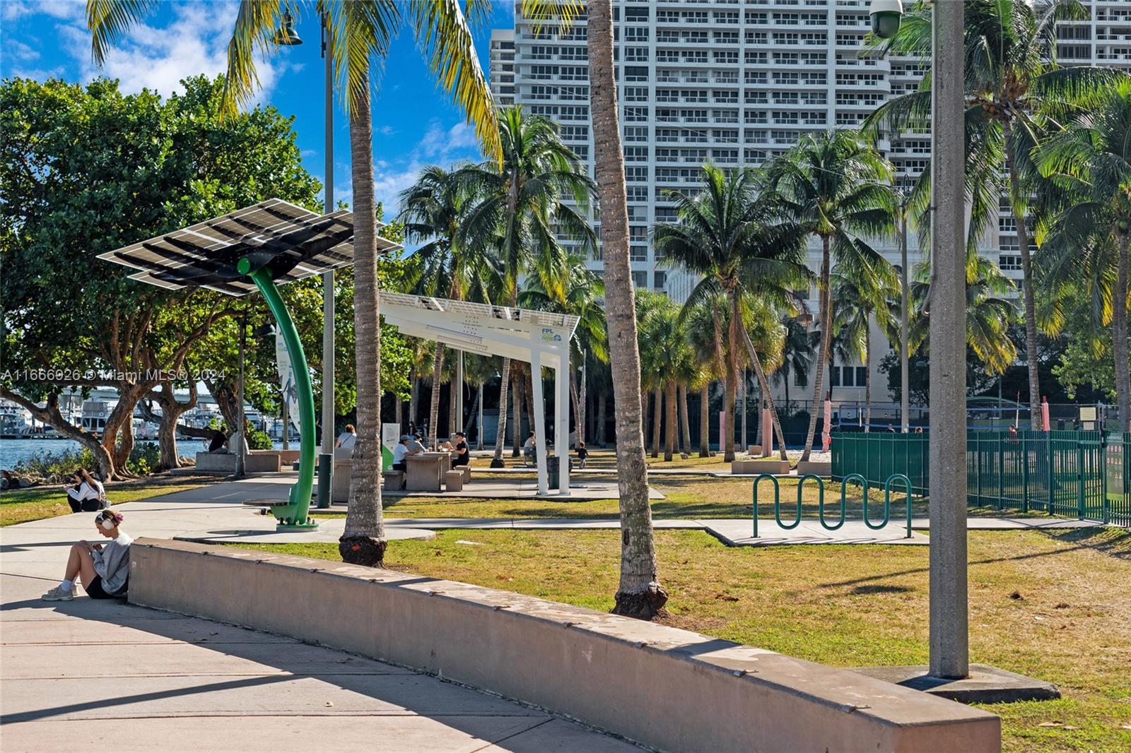 488 NE 18th St # 3003