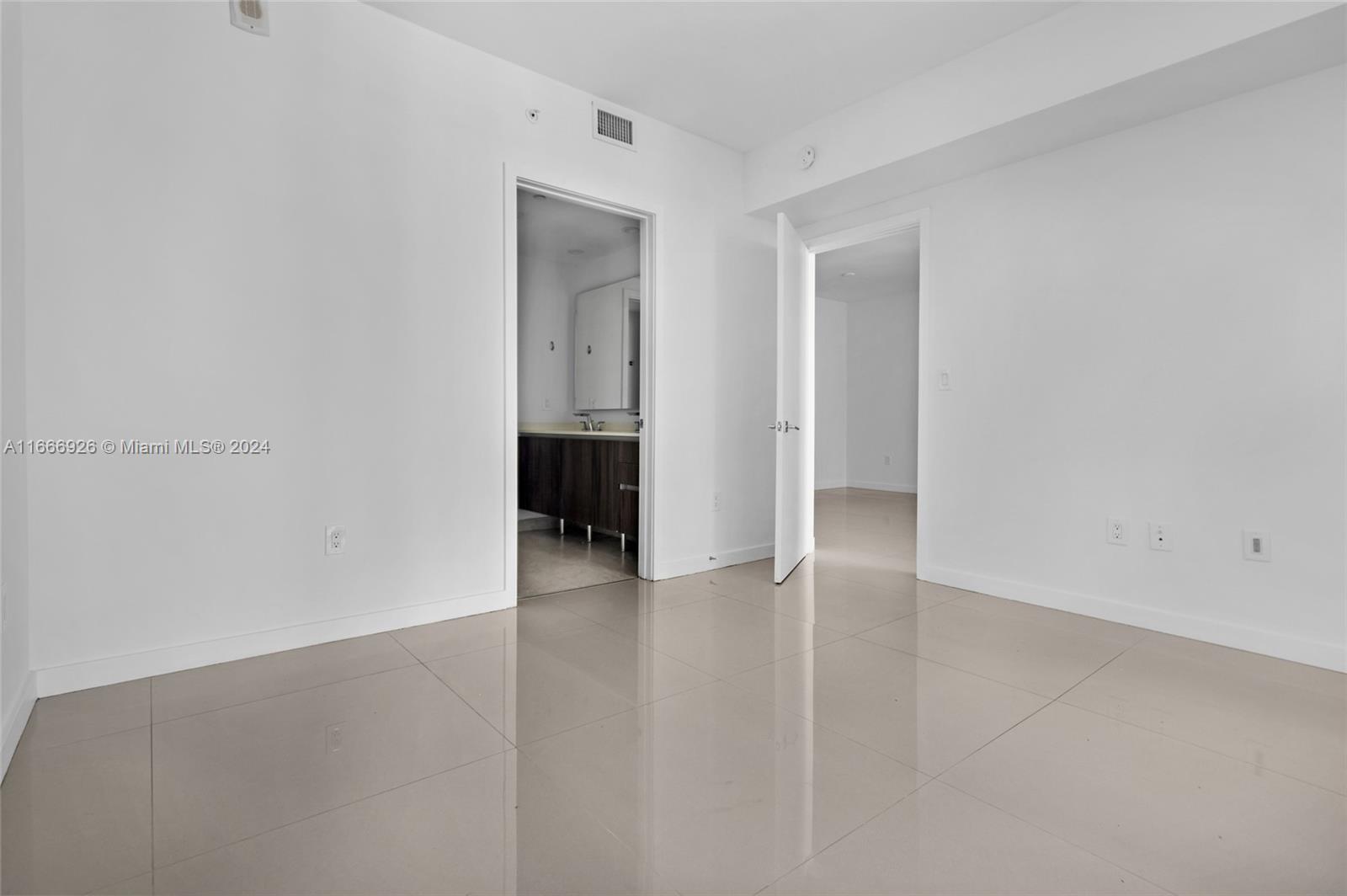 488 NE 18th St # 3003