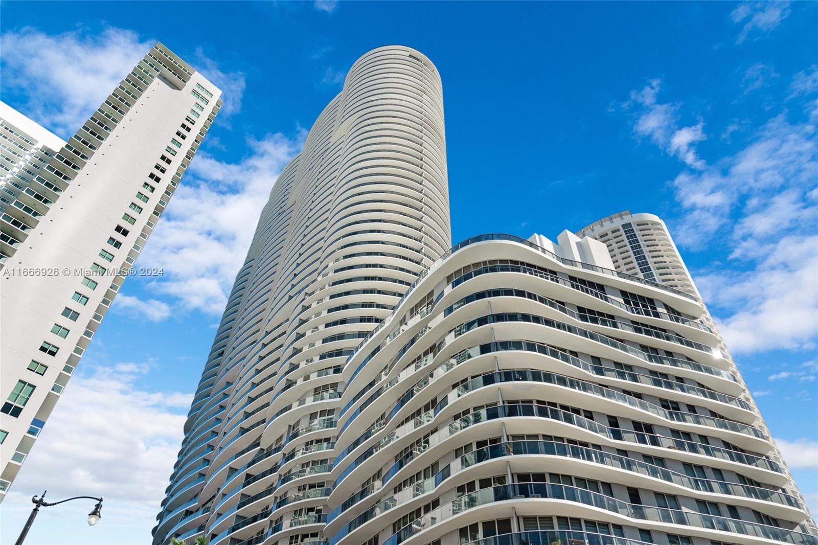 488 NE 18th St # 3003