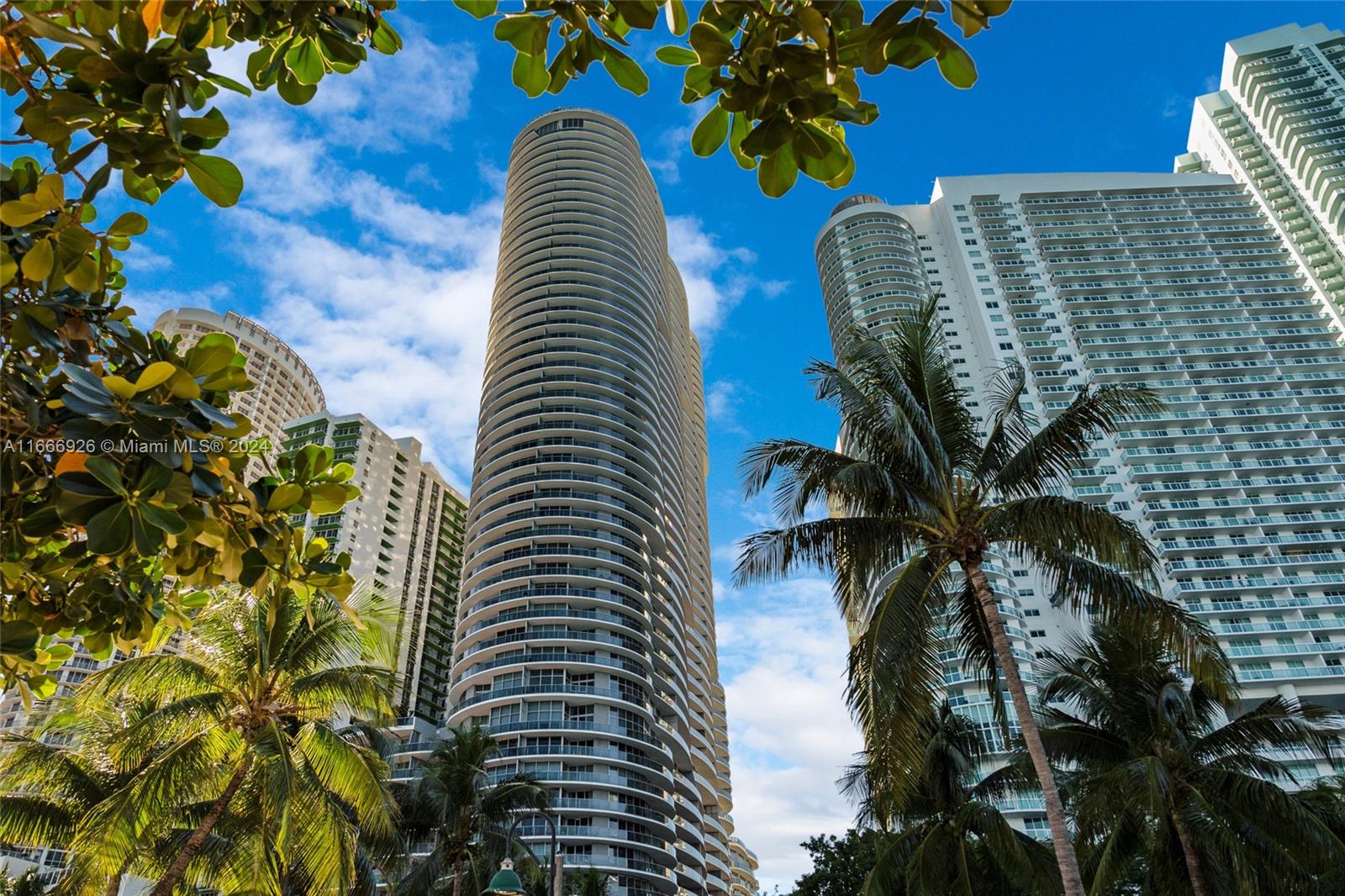 488 NE 18th St # 3003