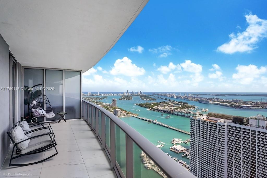 488 NE 18th St # 4904