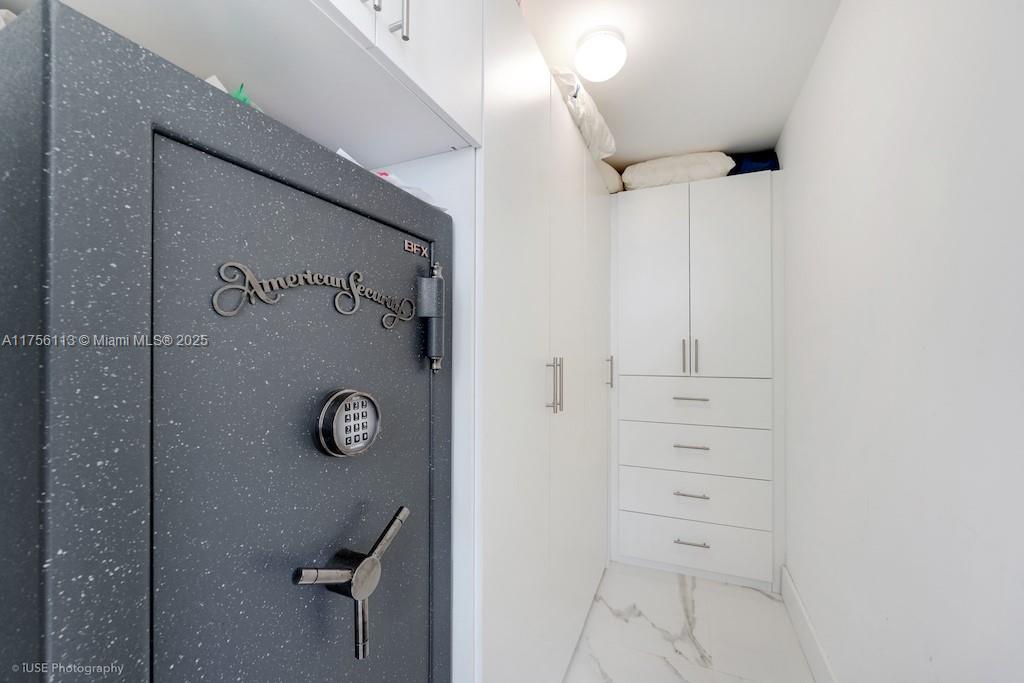 488 NE 18th St # 4904