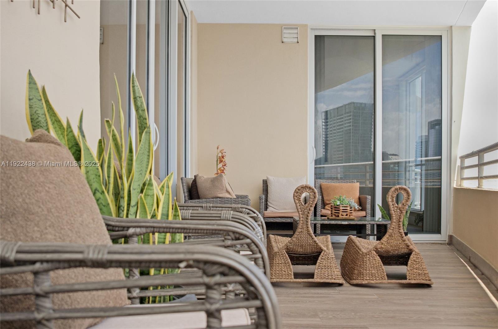 848 Brickell Key Dr # 3905