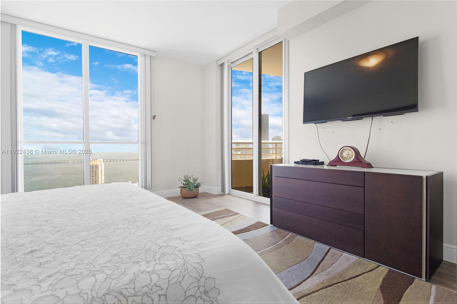 848 Brickell Key Dr # 3905