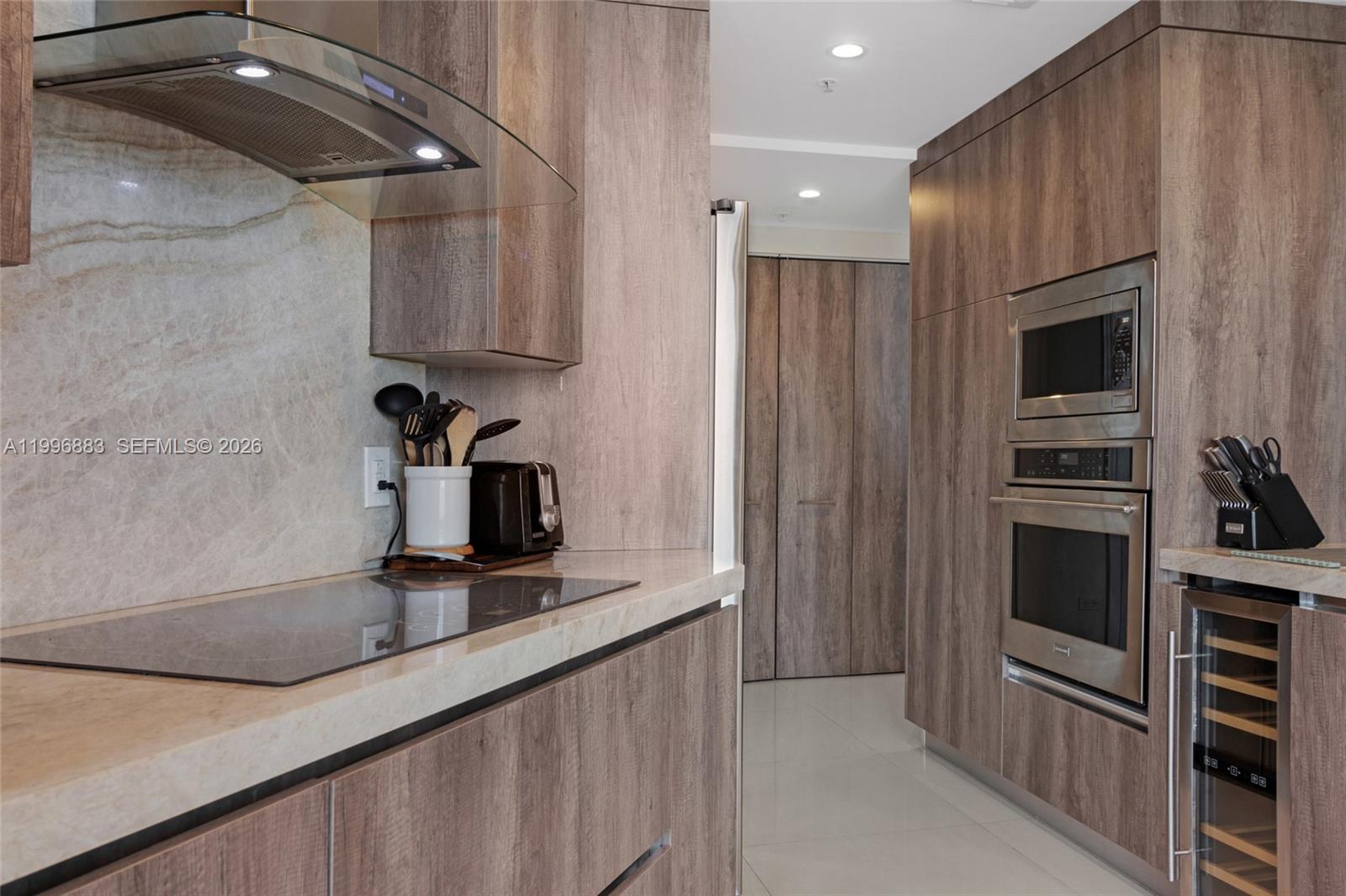 848 Brickell Key Dr # 3905