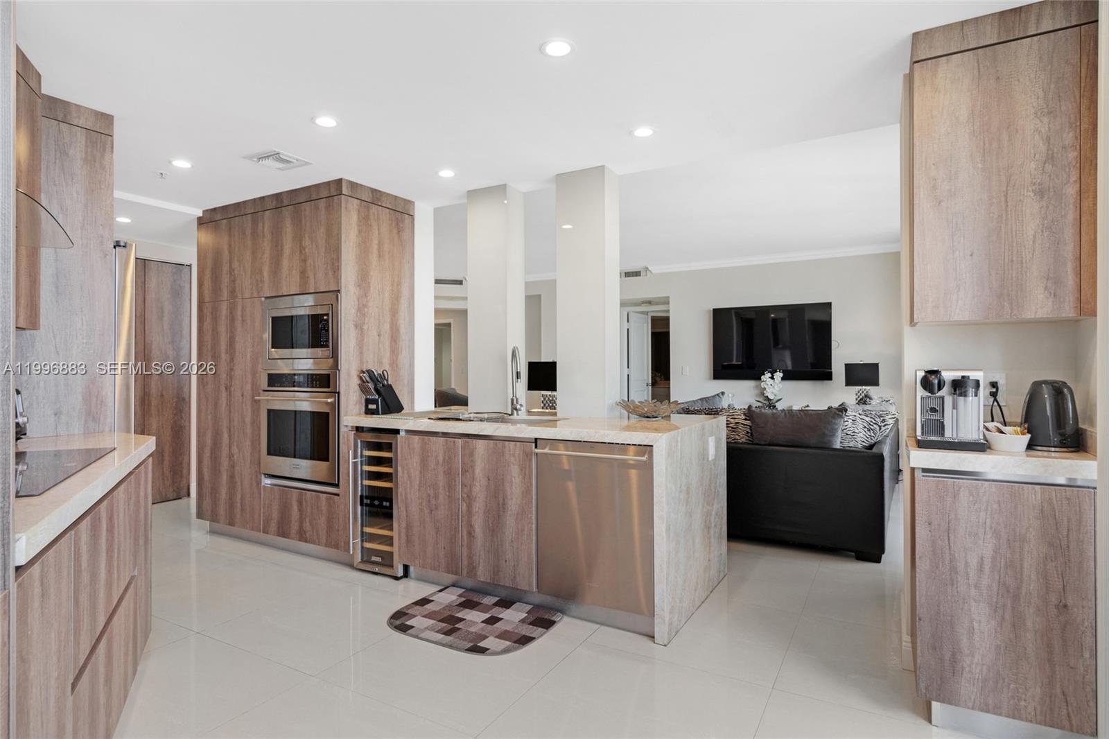 848 Brickell Key Dr # 3905