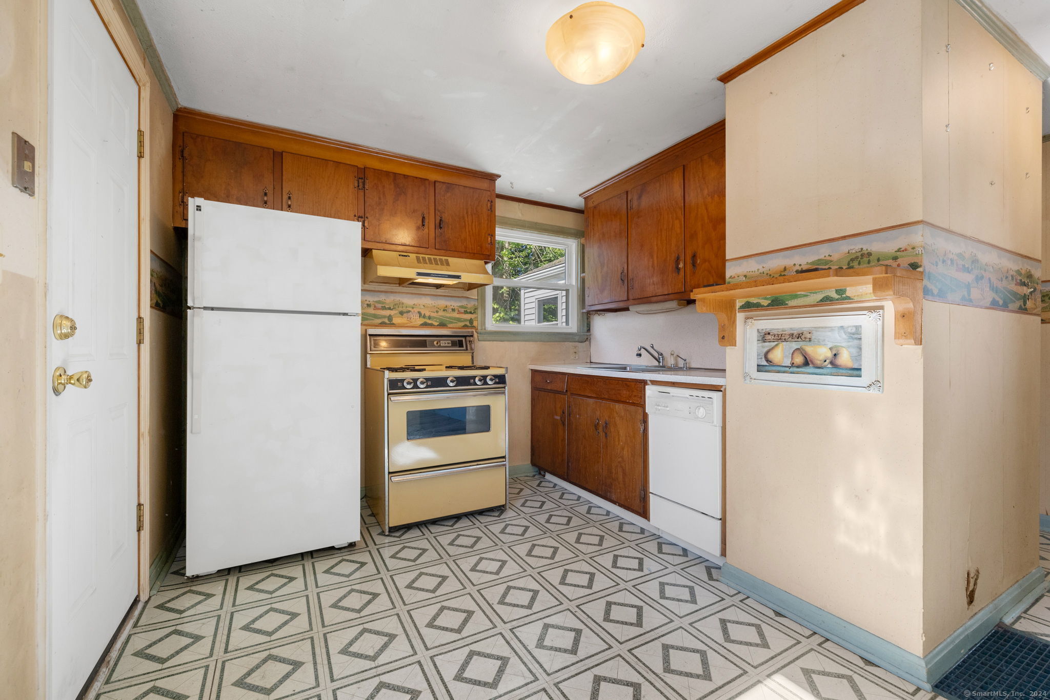 32 Midian Avenue