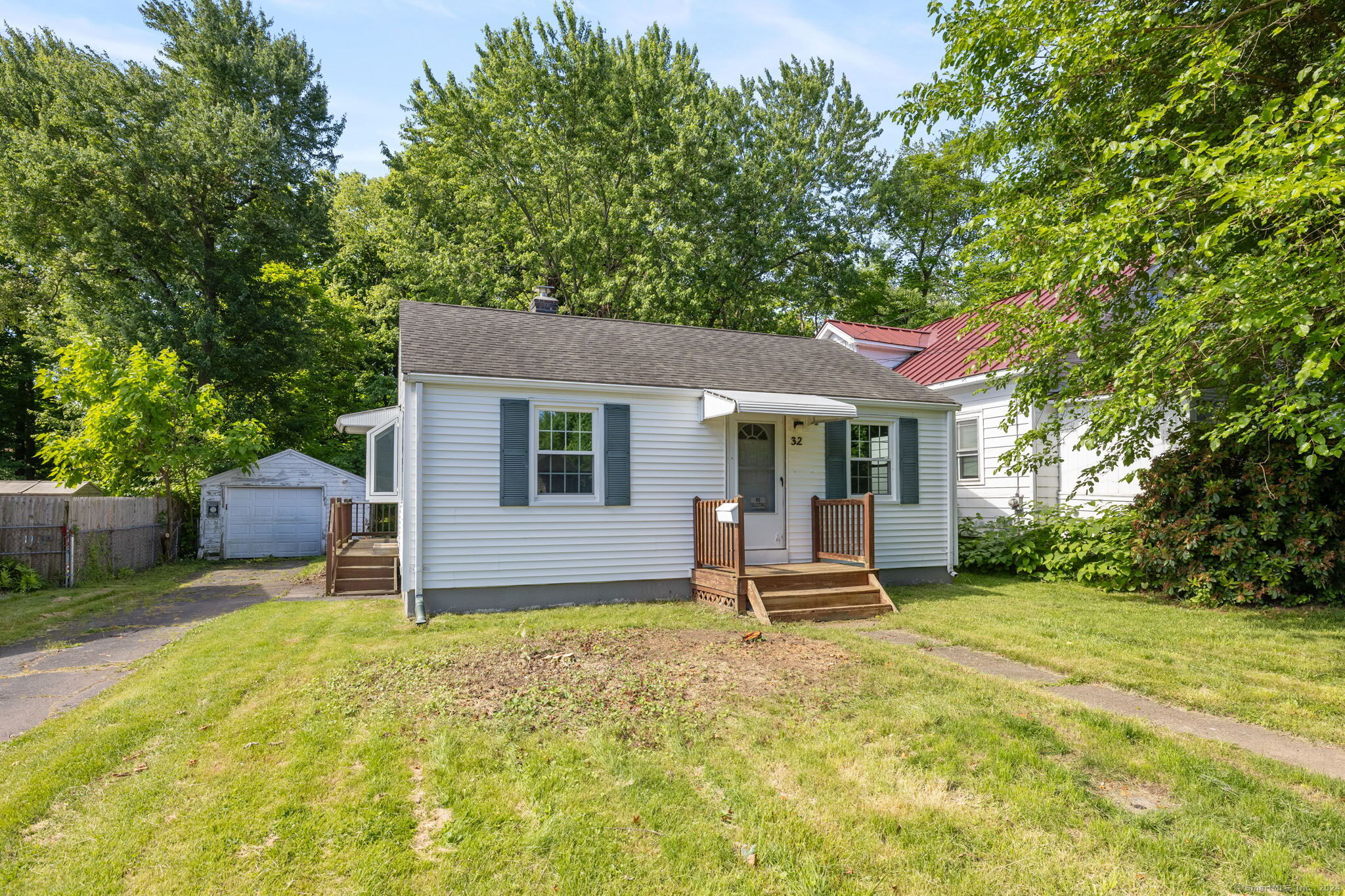 32 Midian Avenue