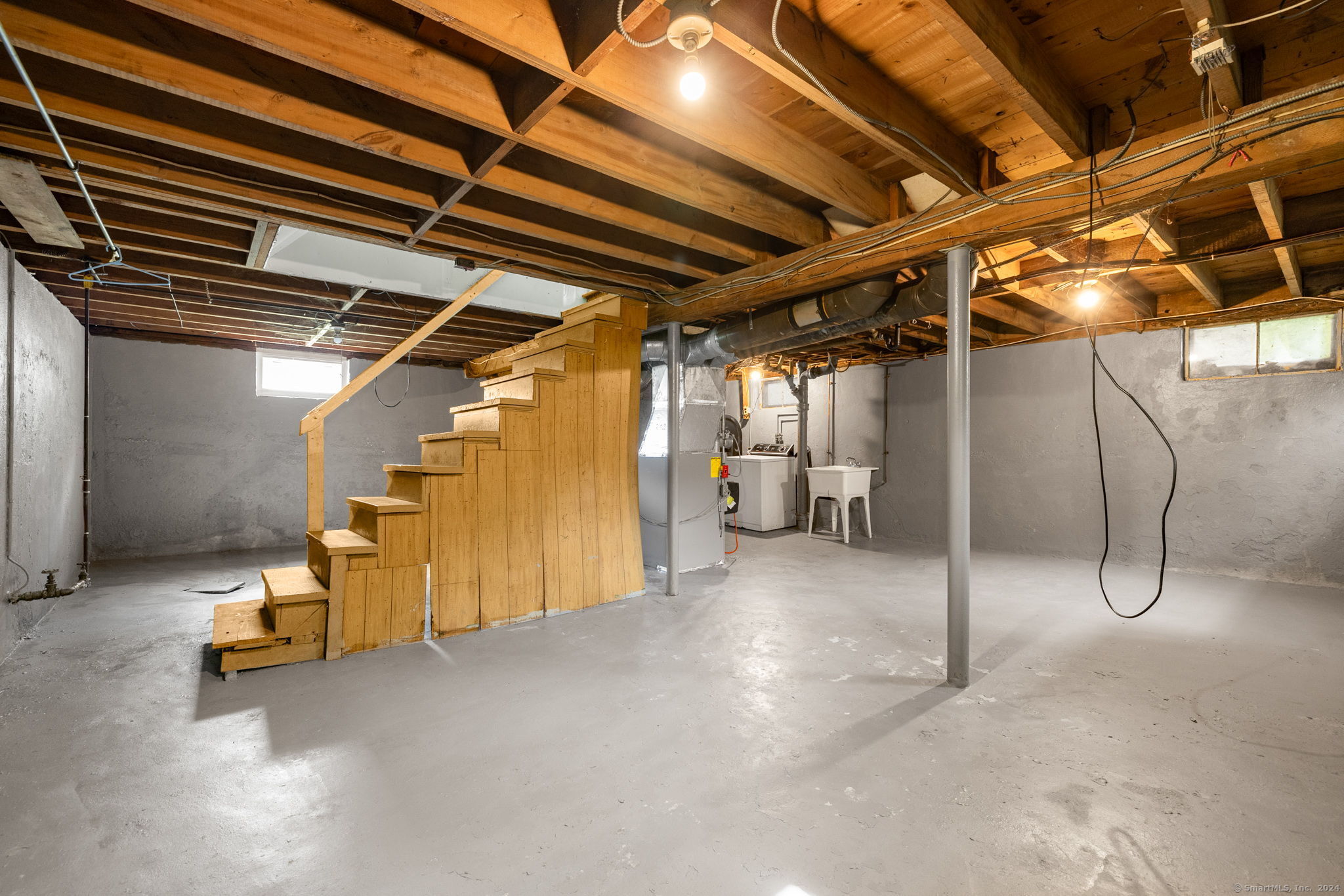 32 Midian Avenue