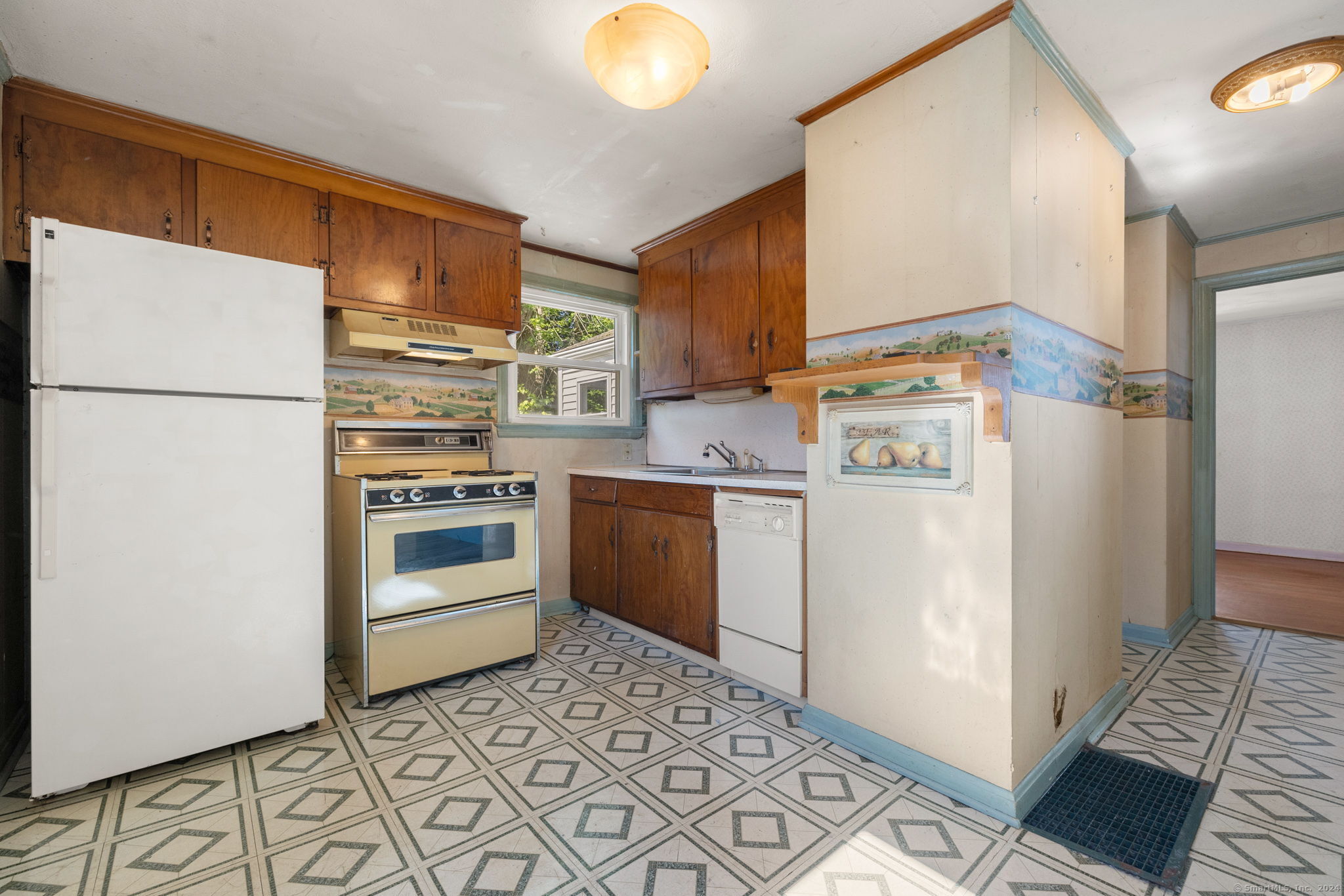 32 Midian Avenue