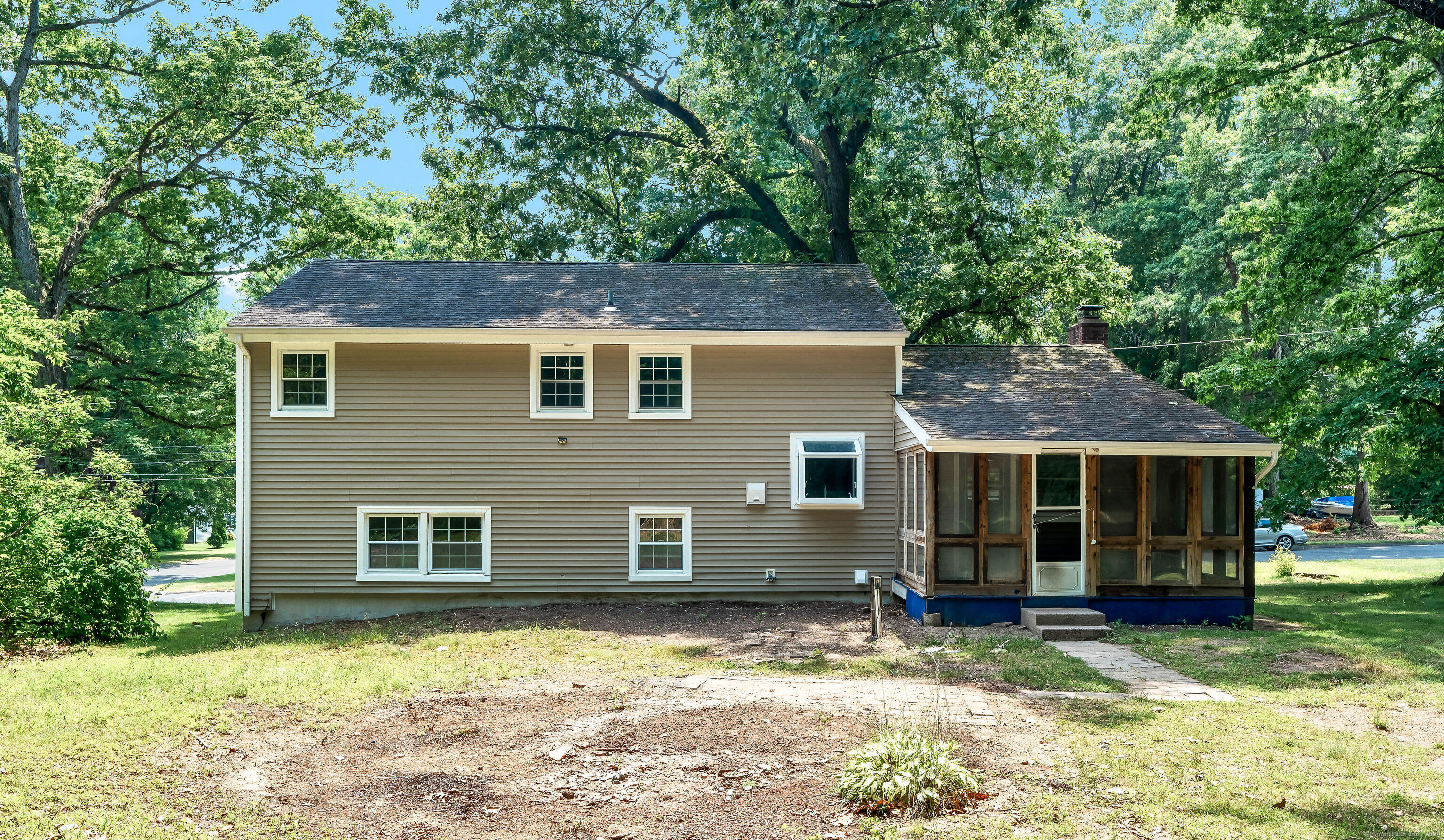 62 Robin Road