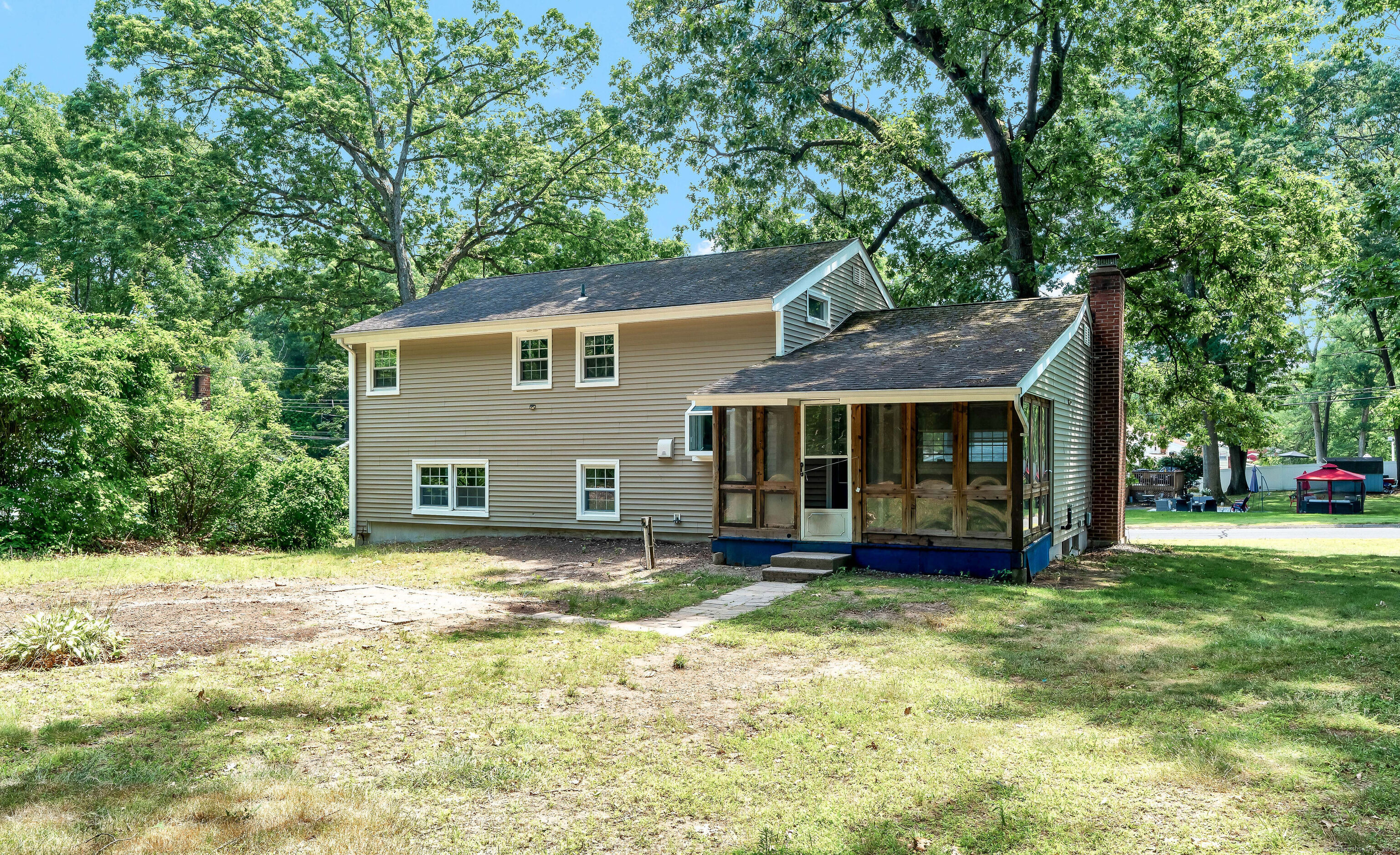 62 Robin Road