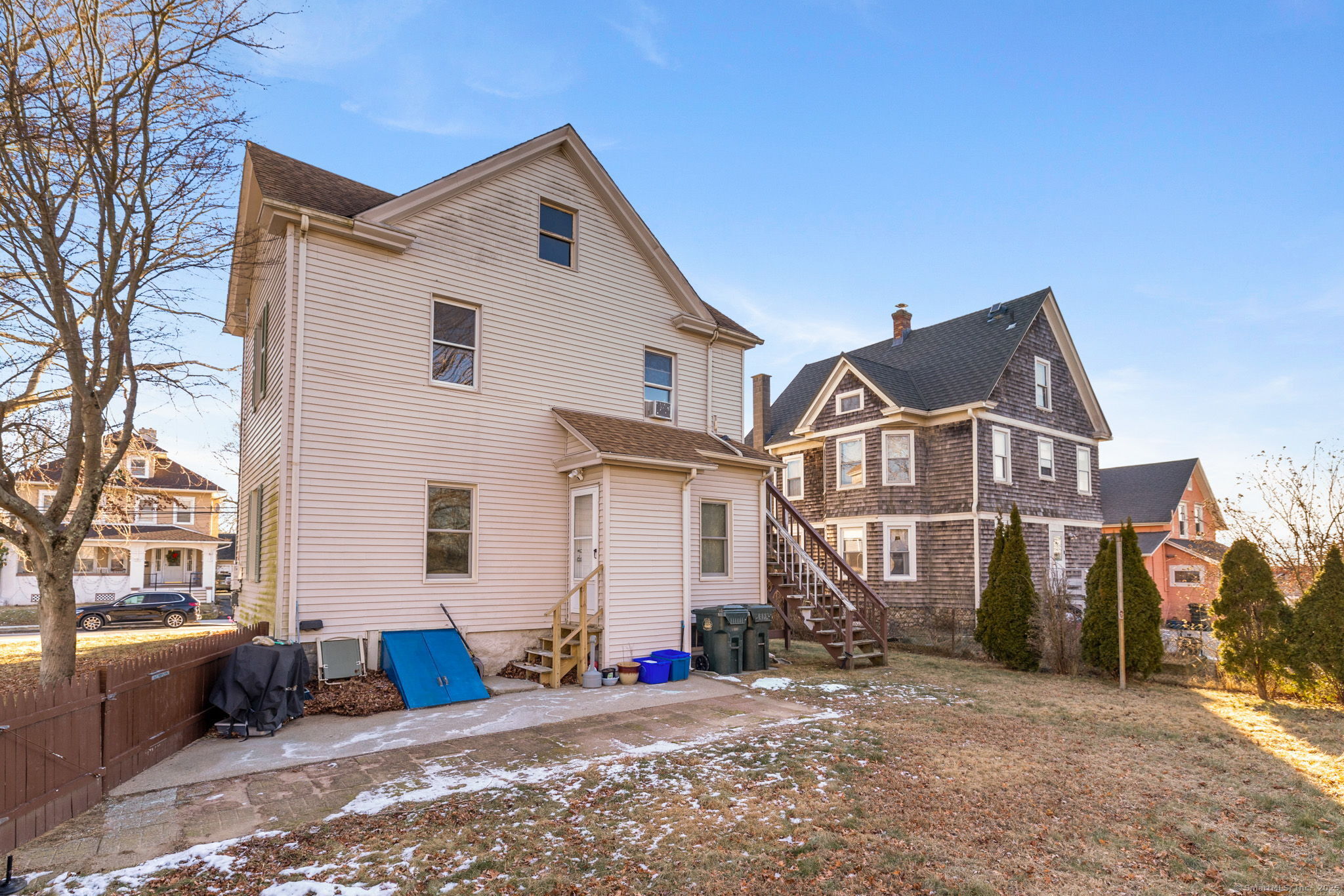 245 Willetts Avenue