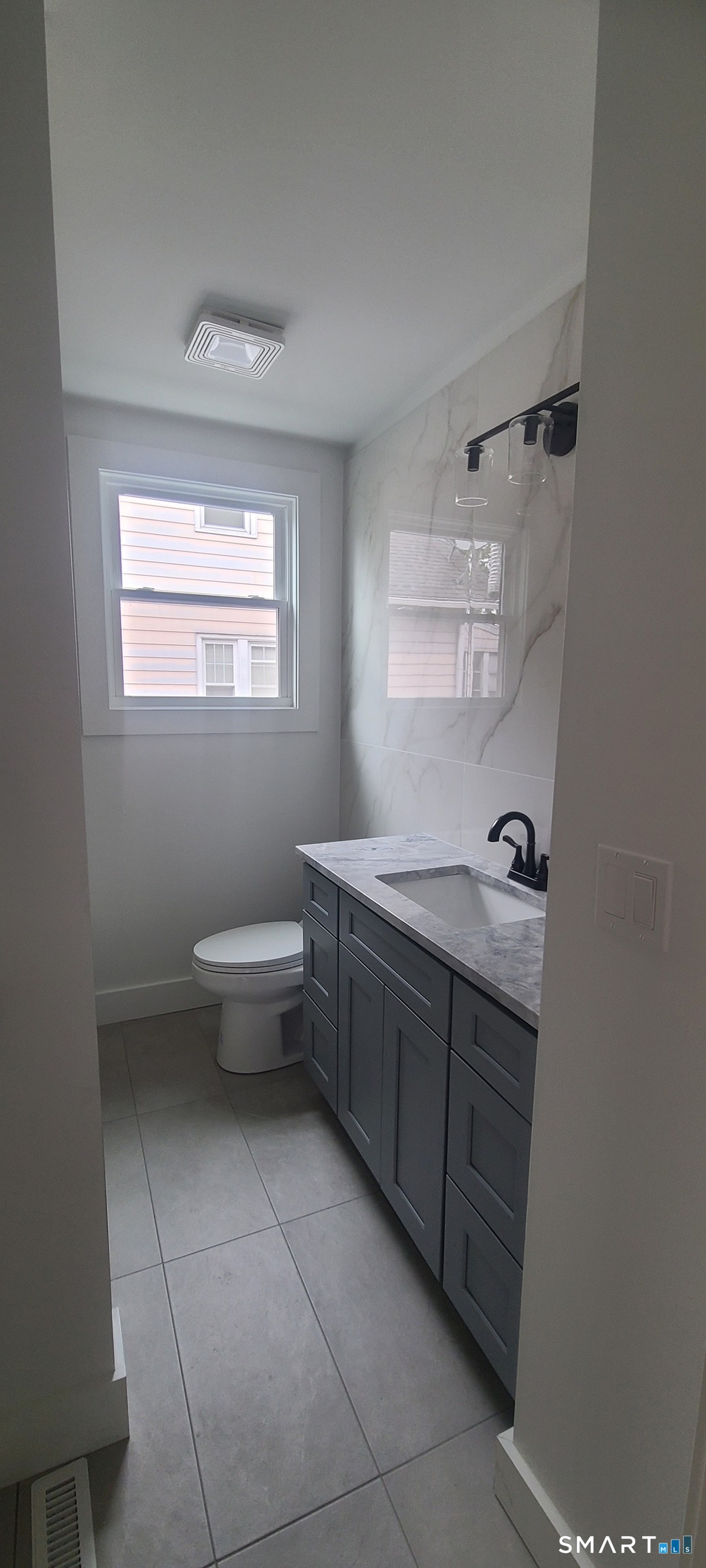 203 Helen Street Unit: 2