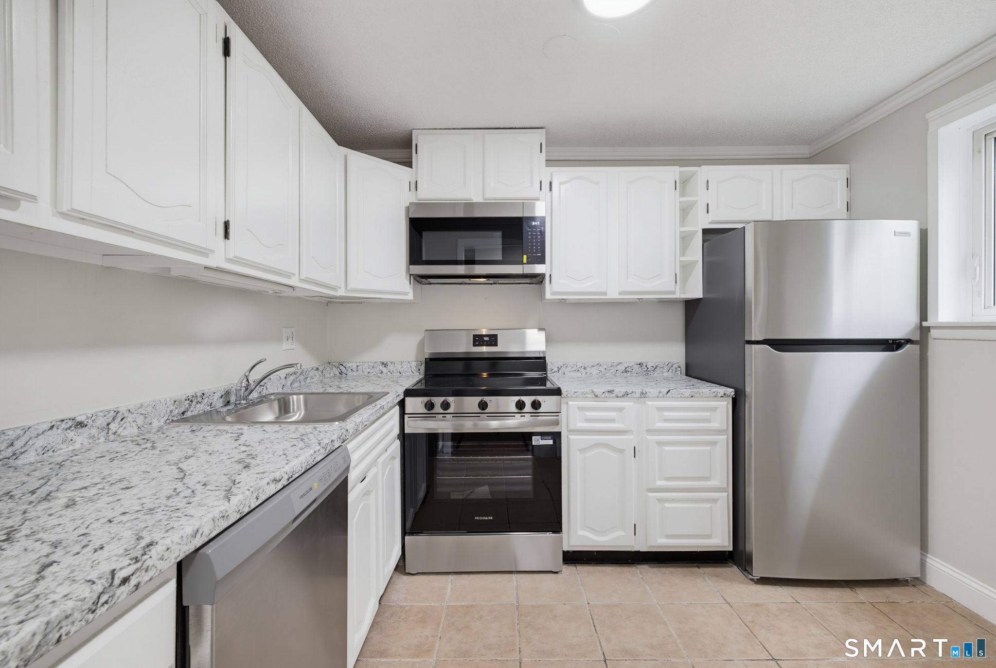220 Main Street Unit: 2H
