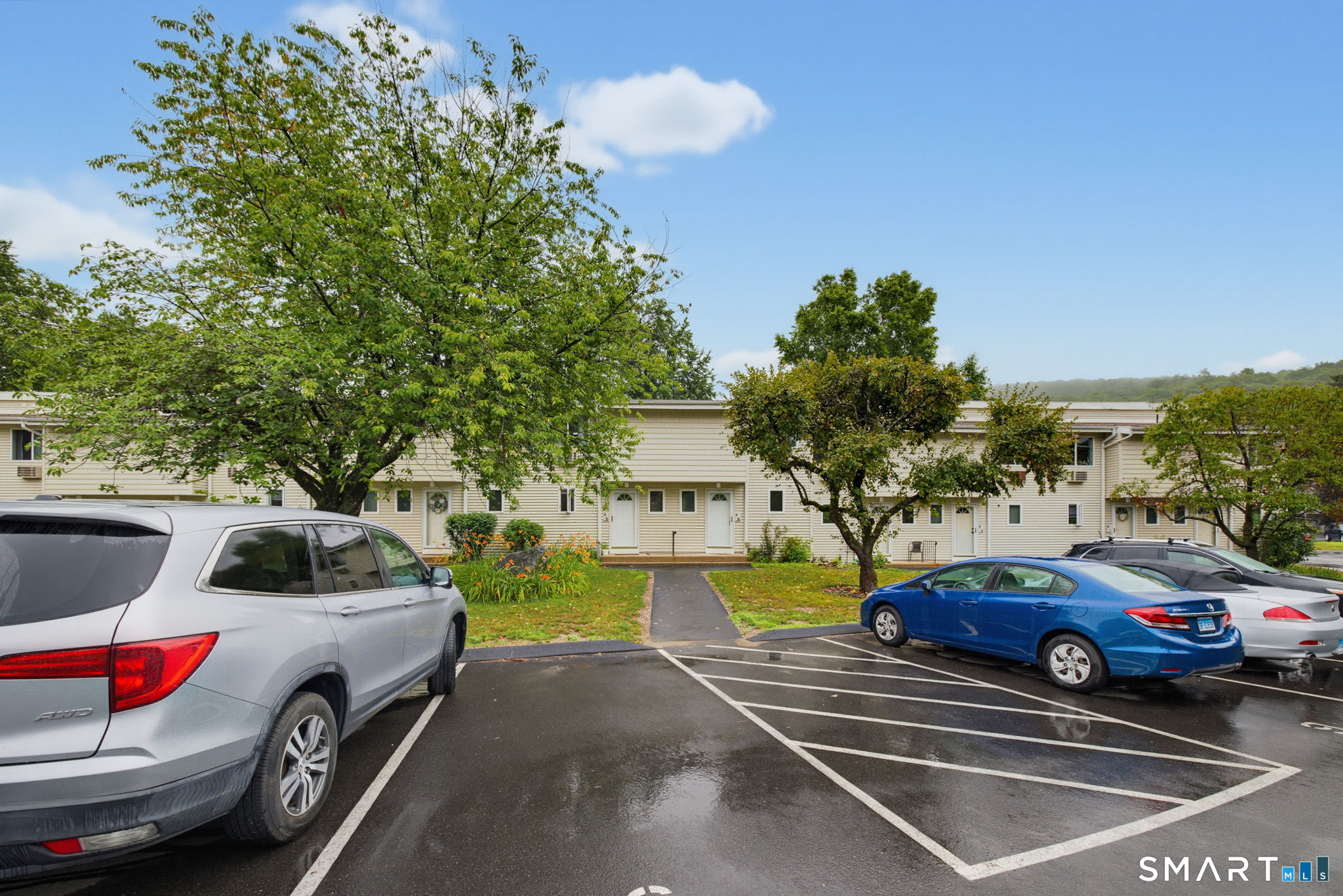 220 Main Street Unit: 2H