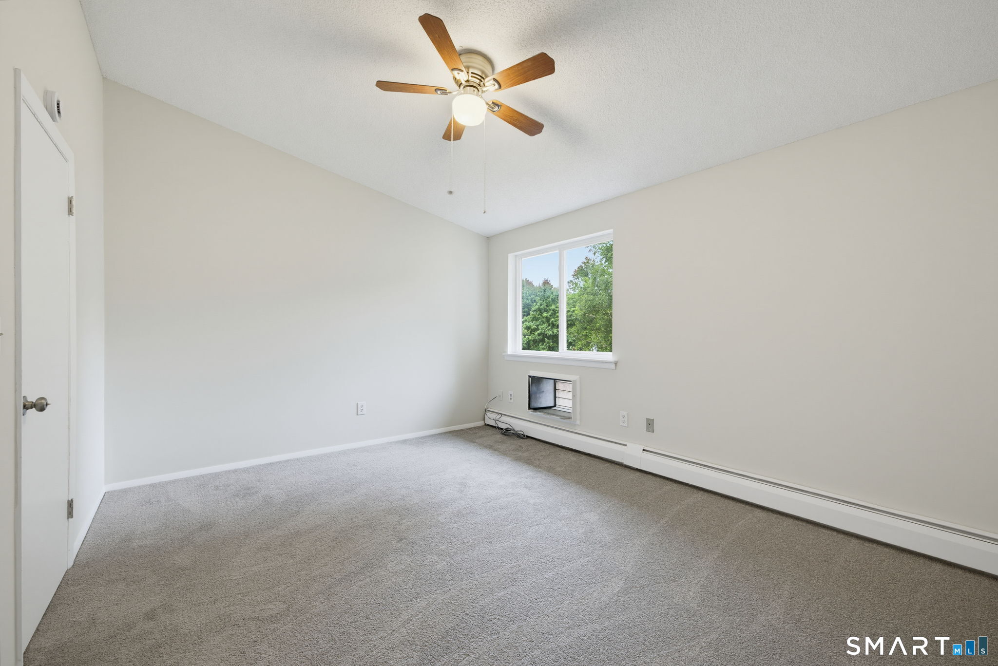 220 Main Street Unit: 2H