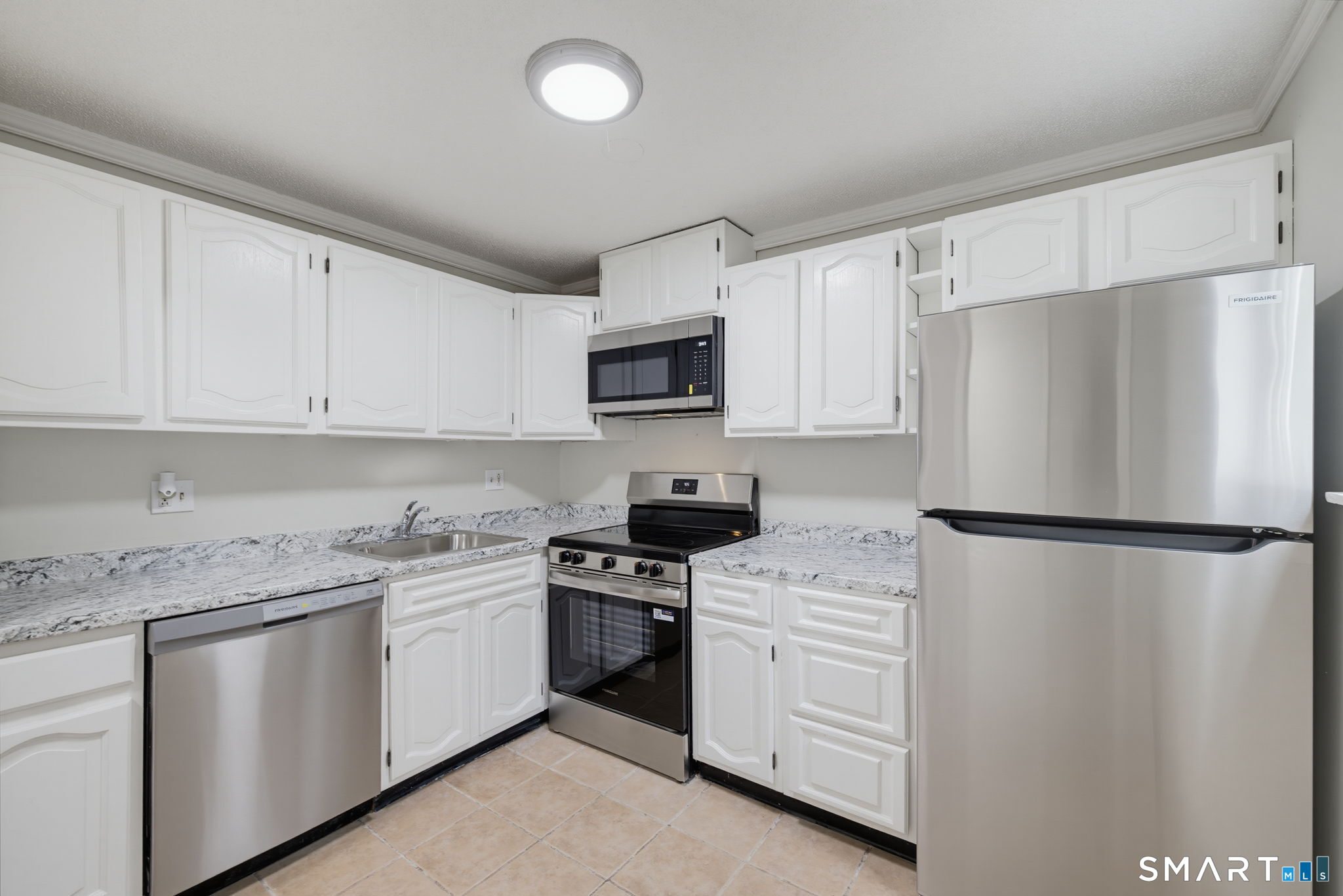 220 Main Street Unit: 2H