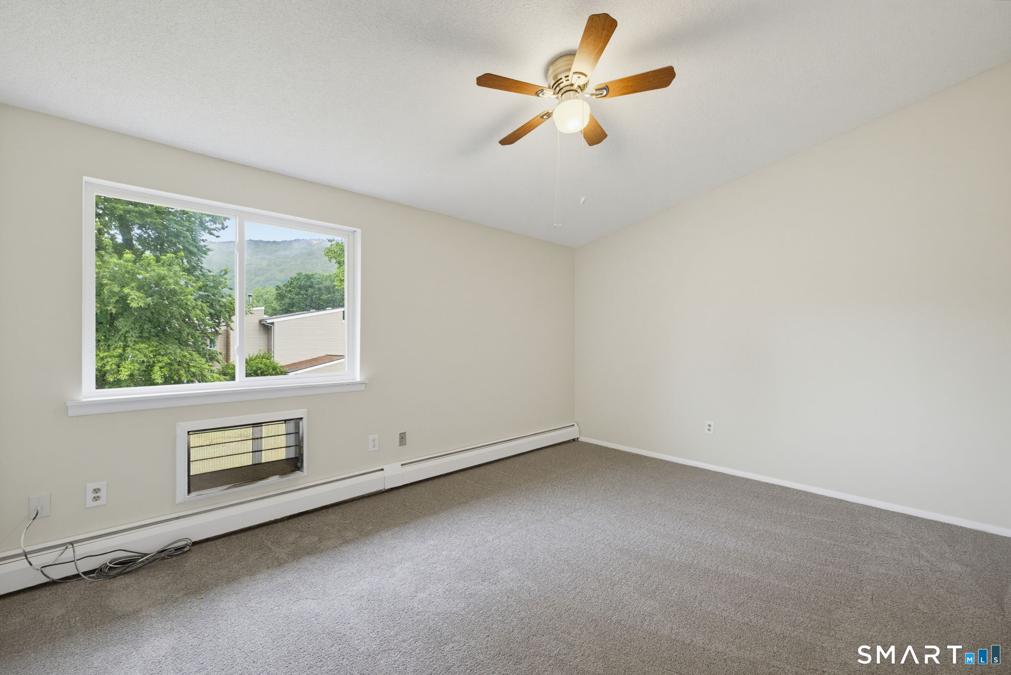 220 Main Street Unit: 2H