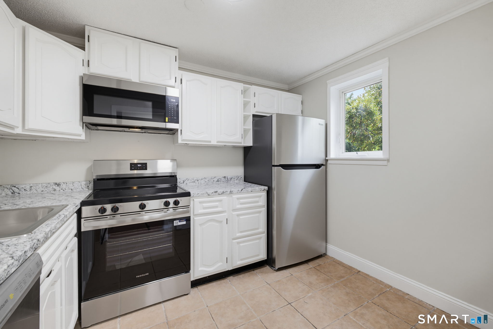 220 Main Street Unit: 2H