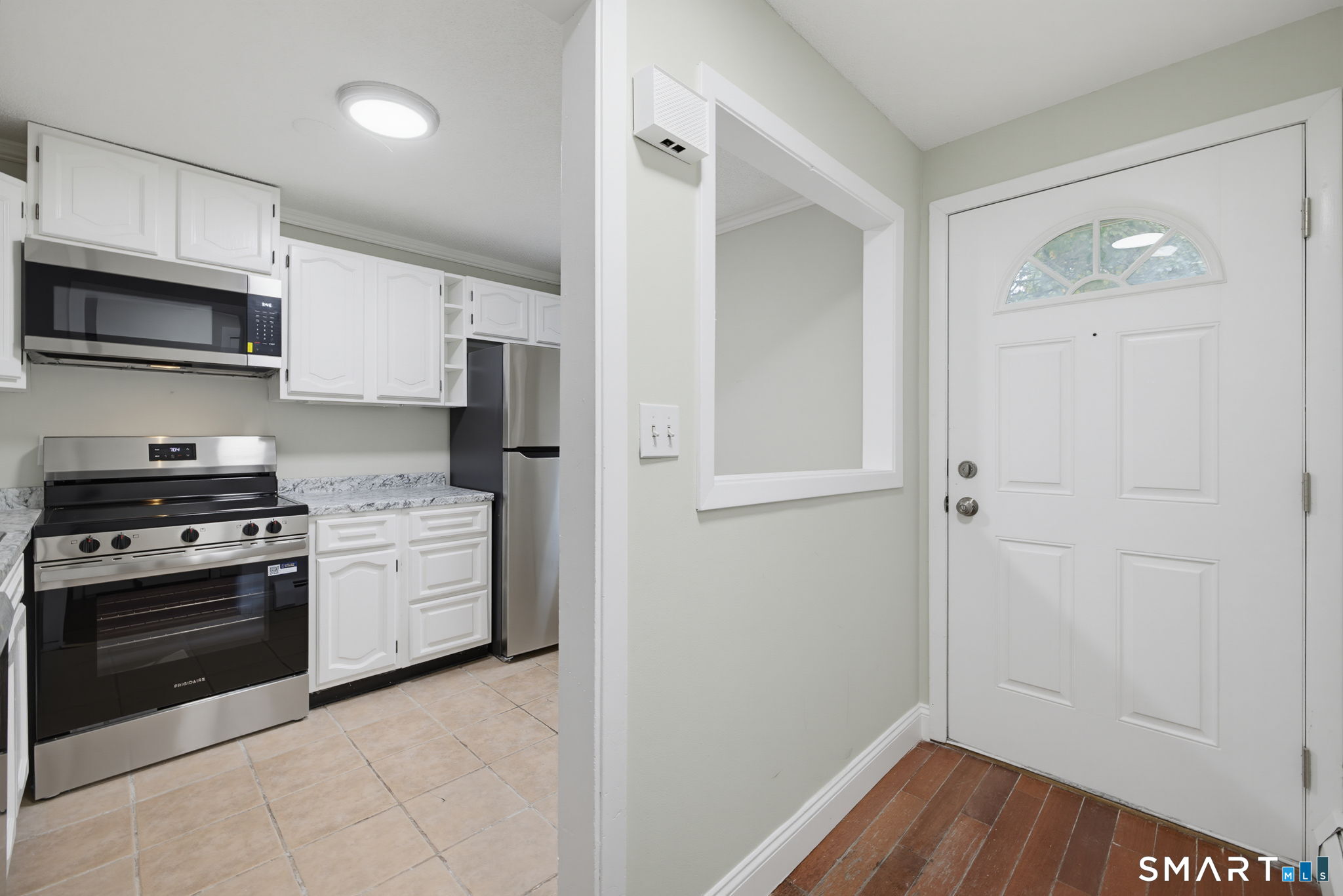 220 Main Street Unit: 2H