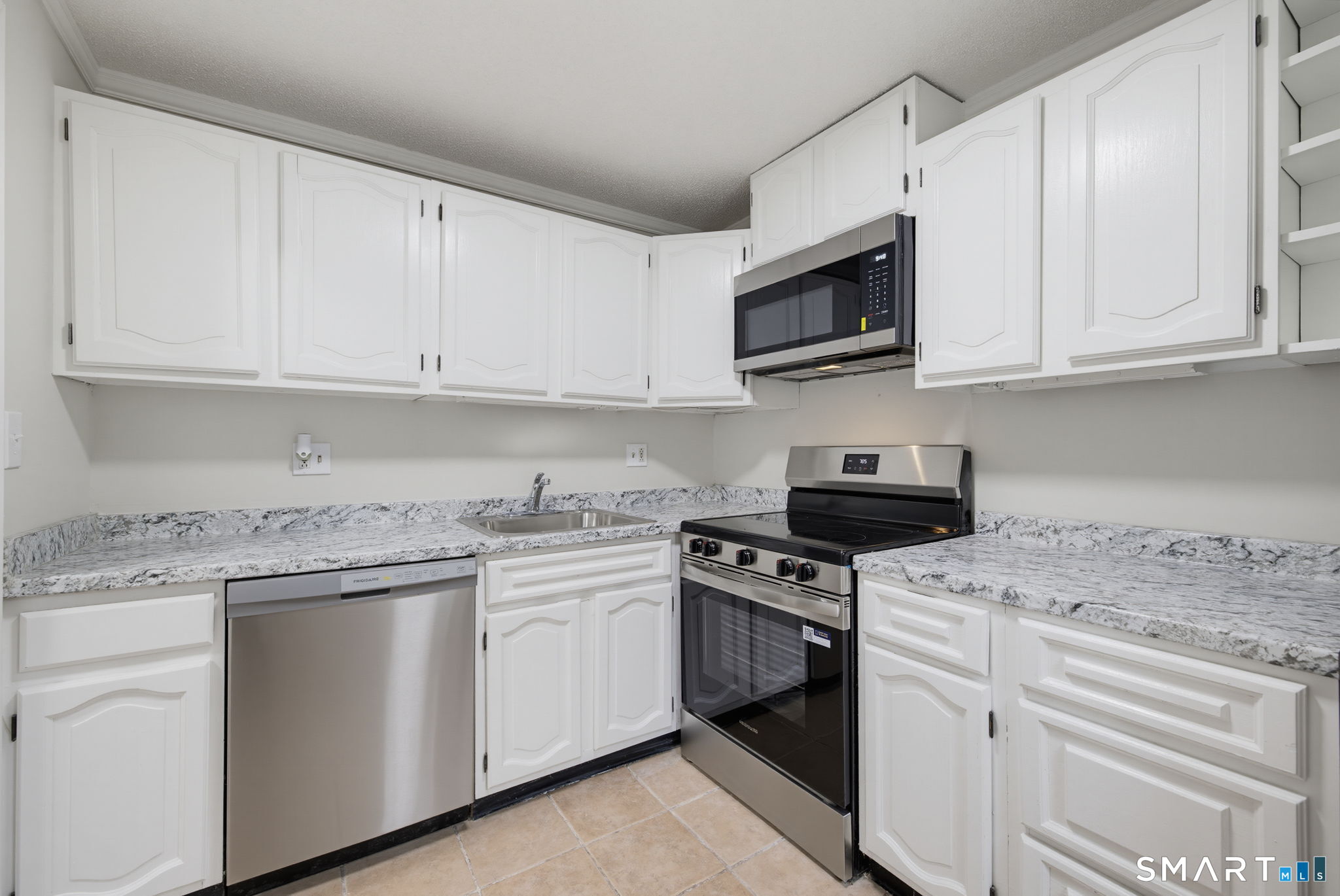 220 Main Street Unit: 2H