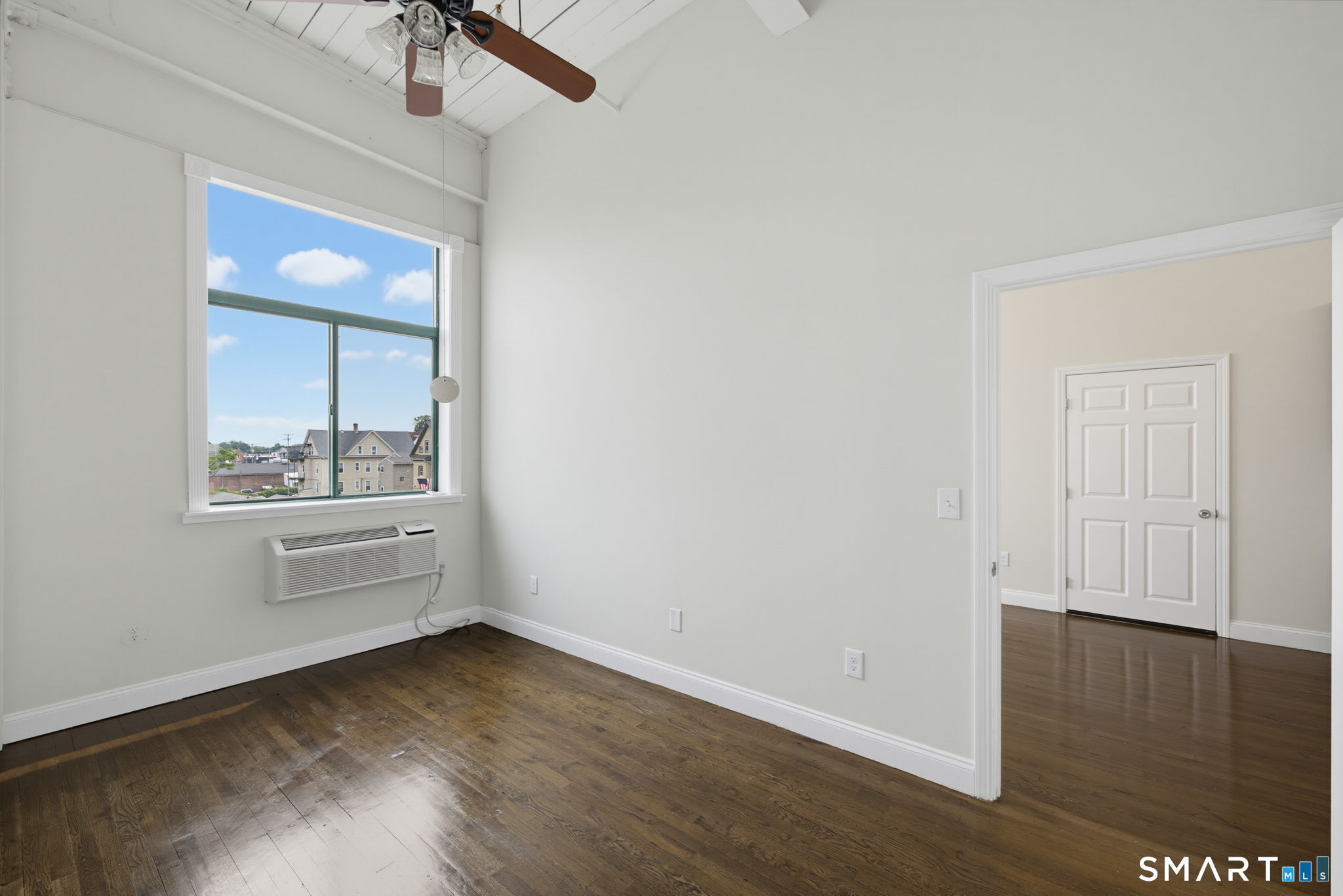 390 Charles Street Unit: 301