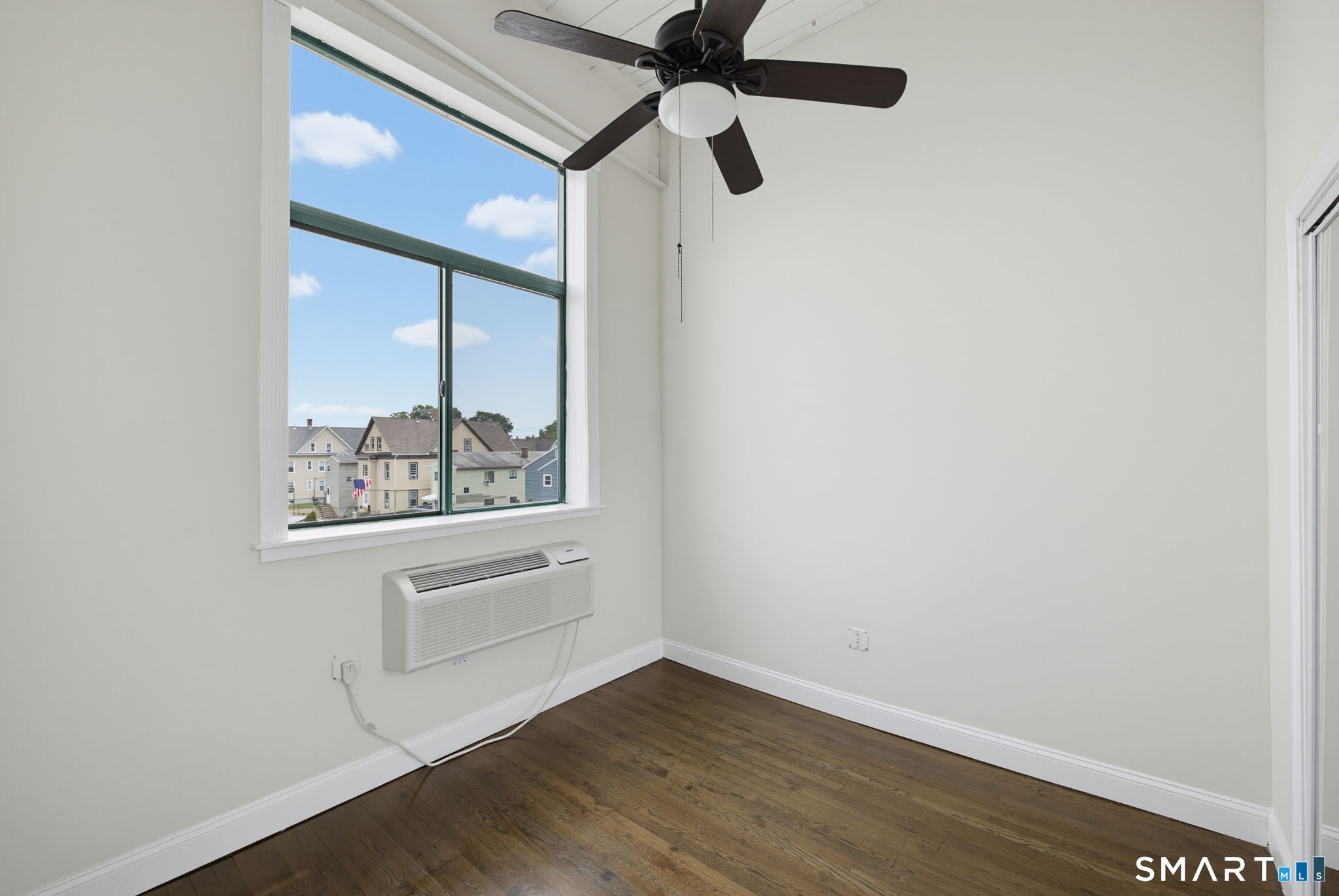 390 Charles Street Unit: 301