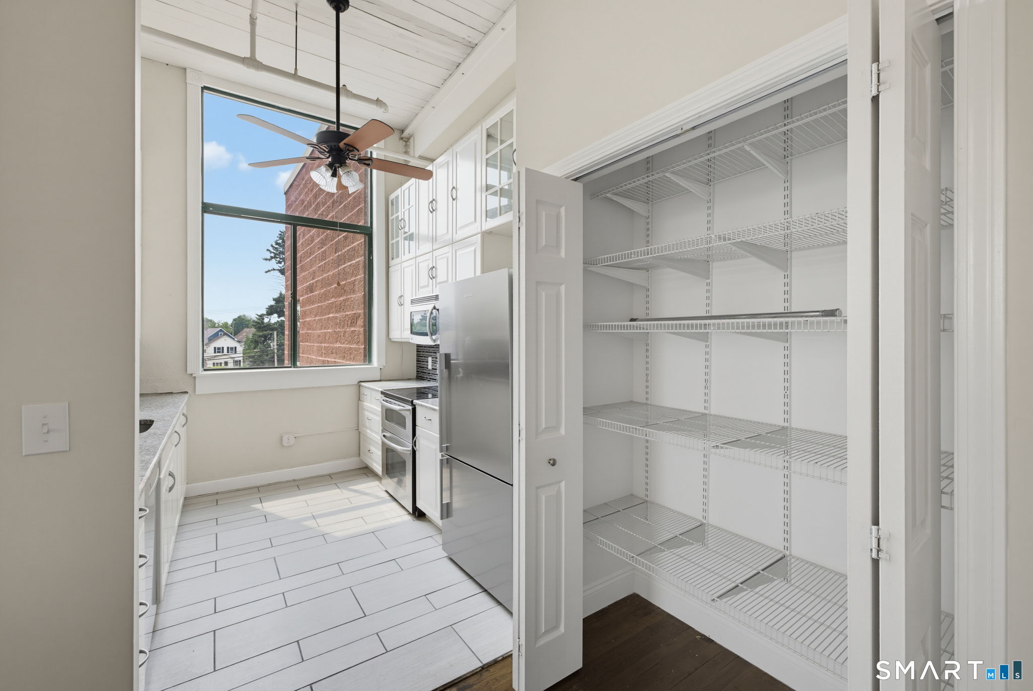 390 Charles Street Unit: 301