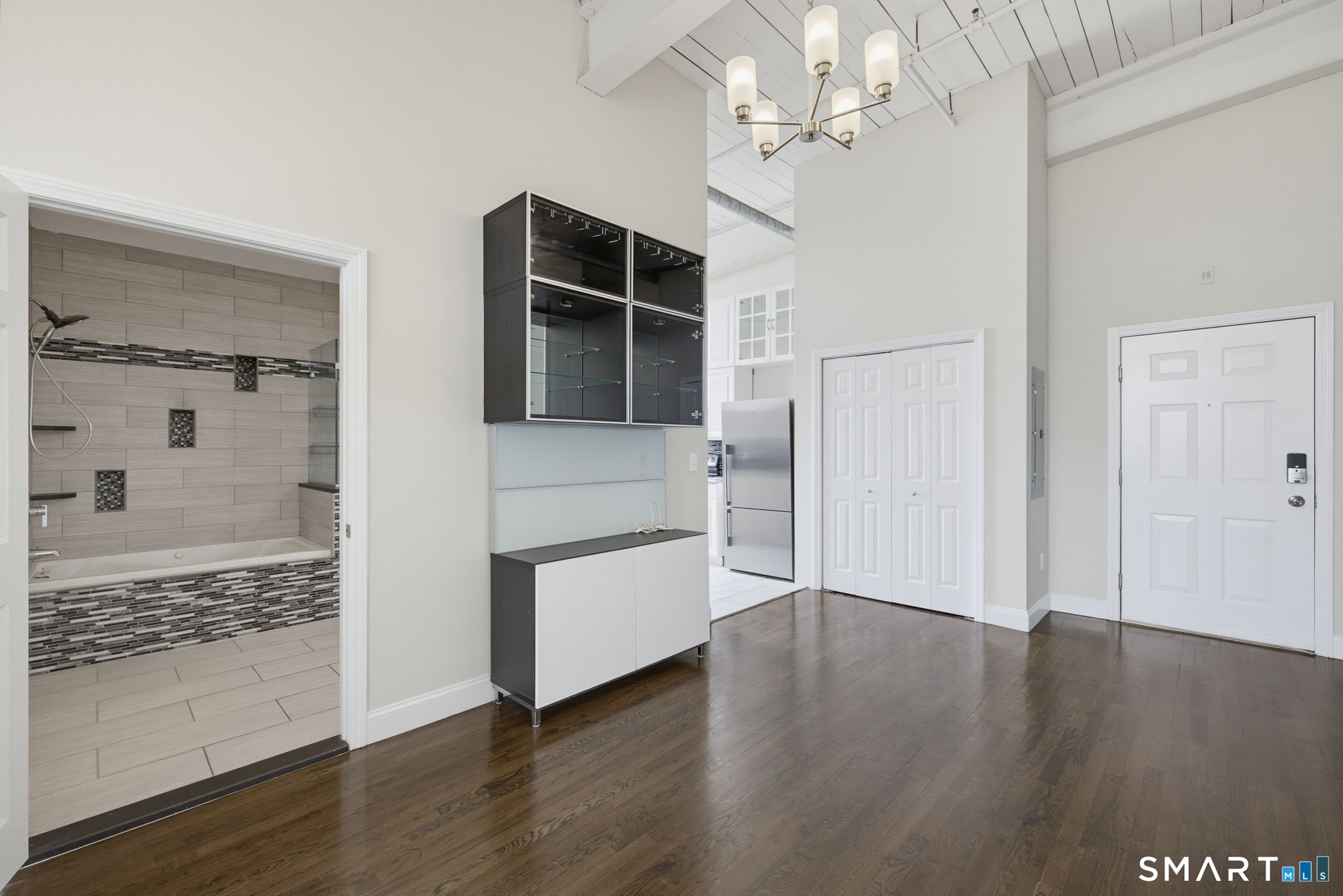 390 Charles Street Unit: 301