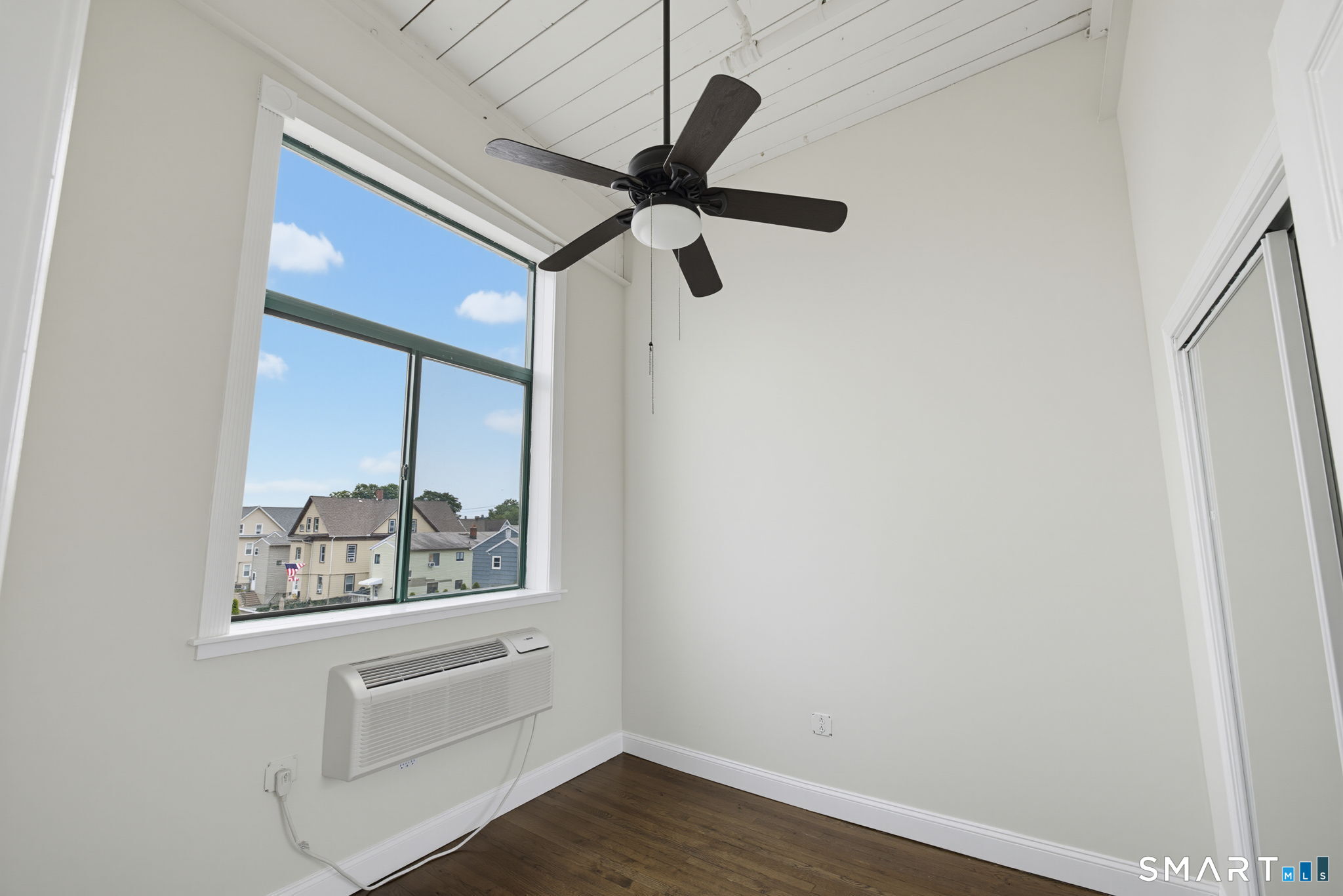 390 Charles Street Unit: 301