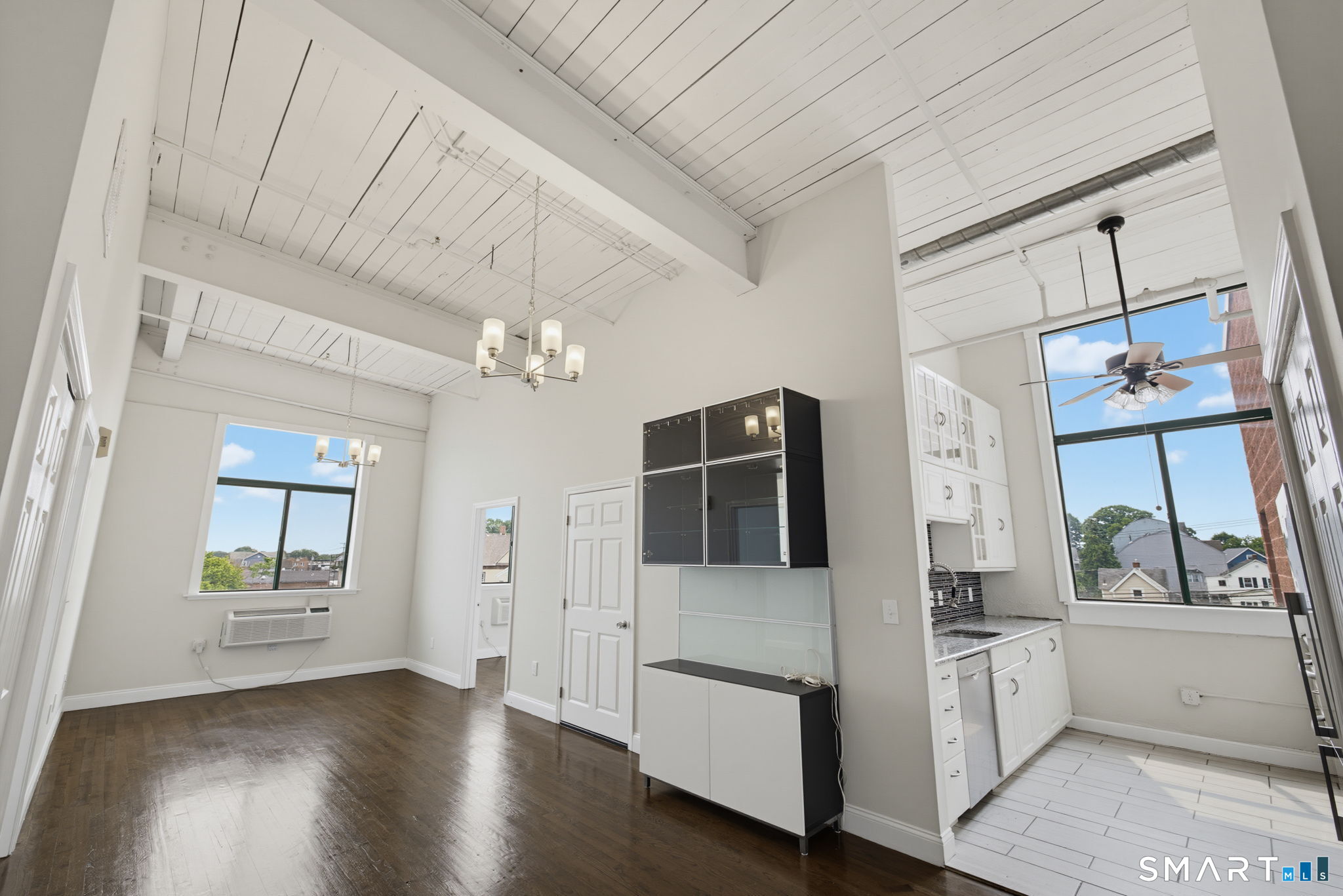 390 Charles Street Unit: 301