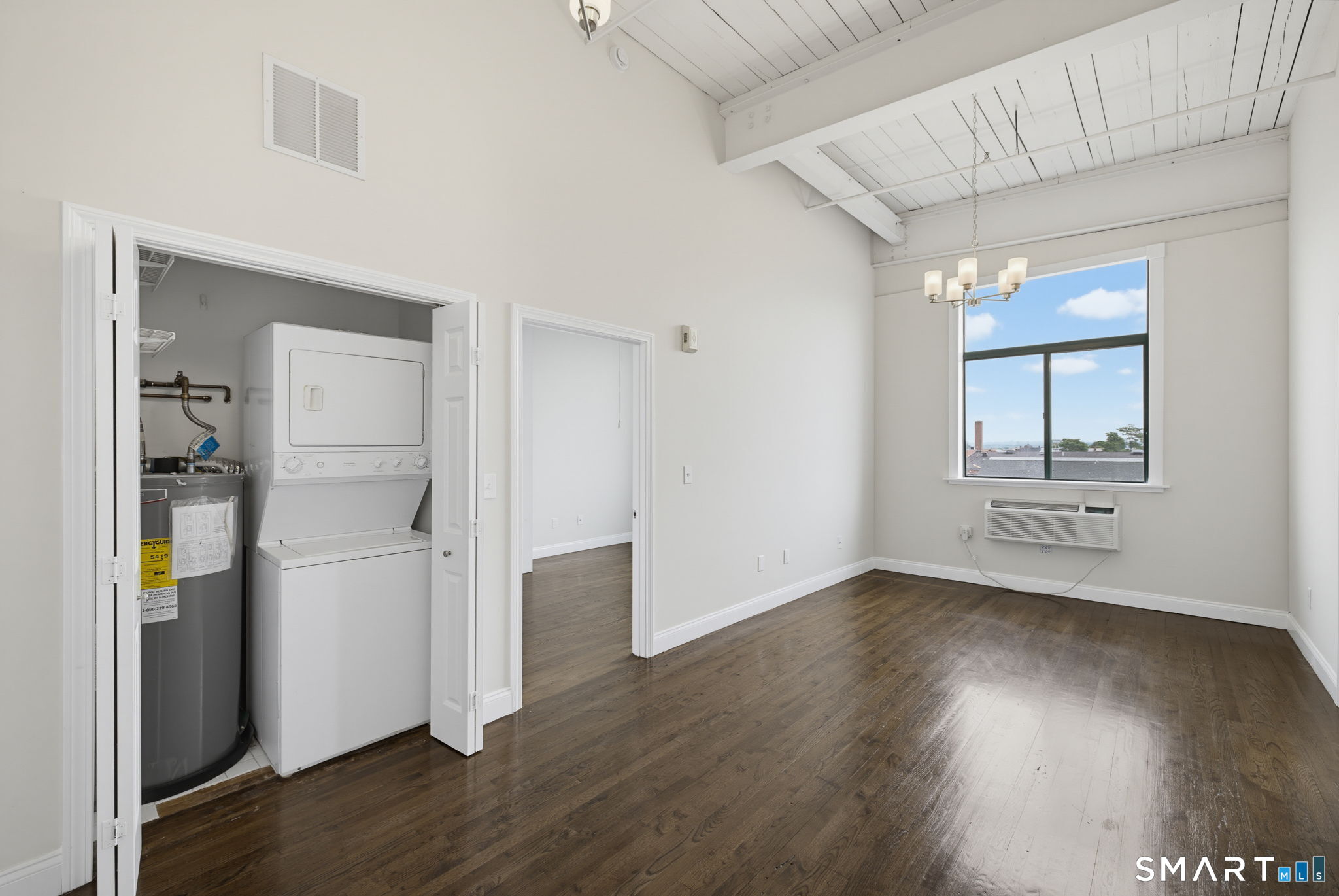 390 Charles Street Unit: 301