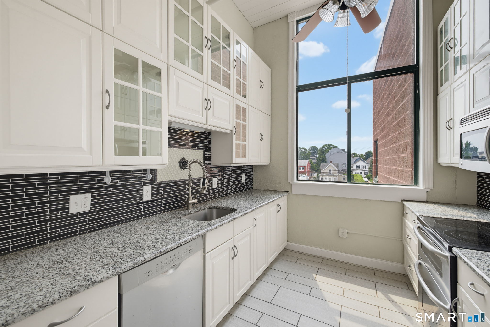 390 Charles Street Unit: 301