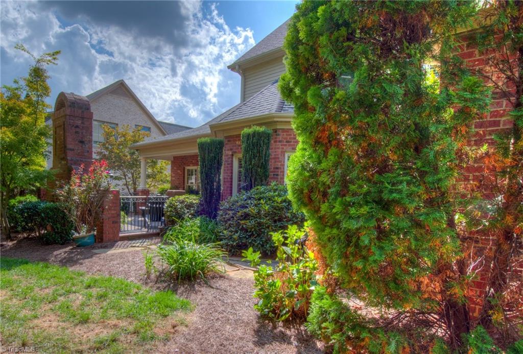 105 Sycamore Commons Lane