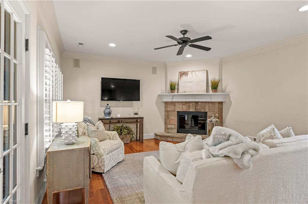 105 Sycamore Commons Lane