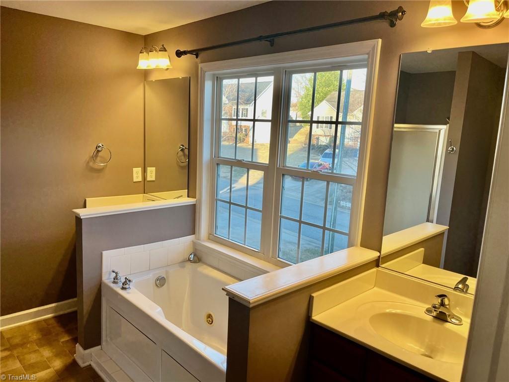 218 Brooks Edge Drive