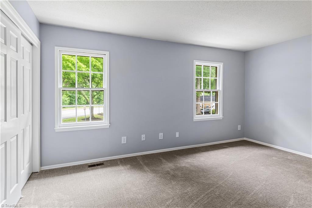 3905 F Valley Court, Winston-Salem