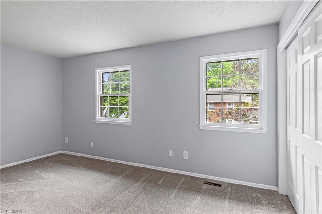 3905 F Valley Court, Winston-Salem