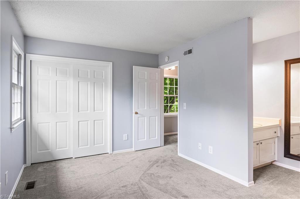 3905 F Valley Court, Winston-Salem