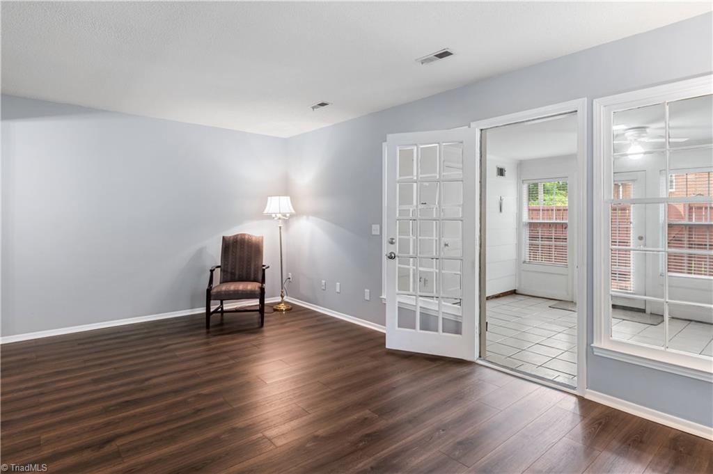 3905 F Valley Court, Winston-Salem