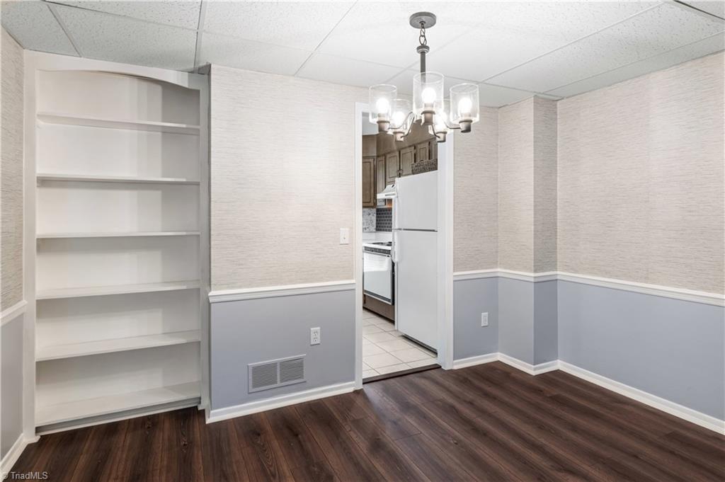 3905 F Valley Court, Winston-Salem