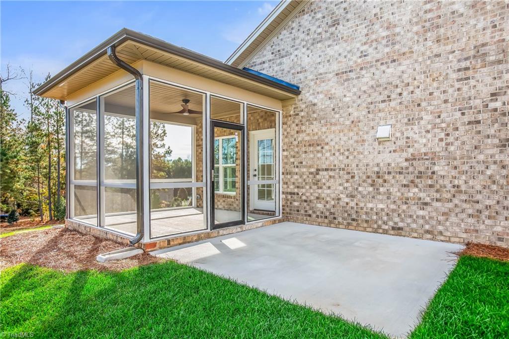 157 Castle Pond Drive, Winston-Salem