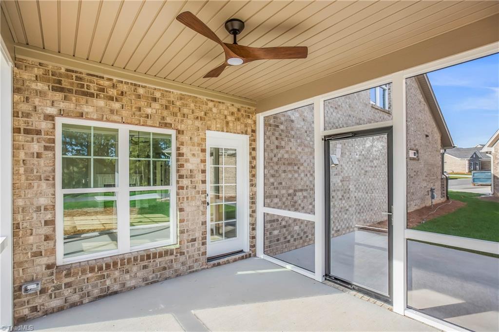 157 Castle Pond Drive, Winston-Salem