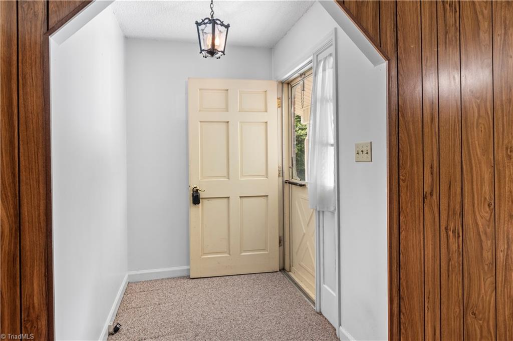 1015 Meadowview Road